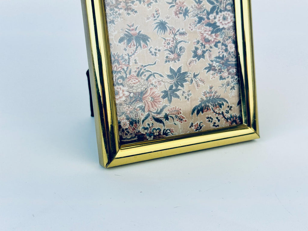 Product image for 'vintage solid brass gold 3 x 4 5 tabletop picture frame made in korea' (view 22de60)