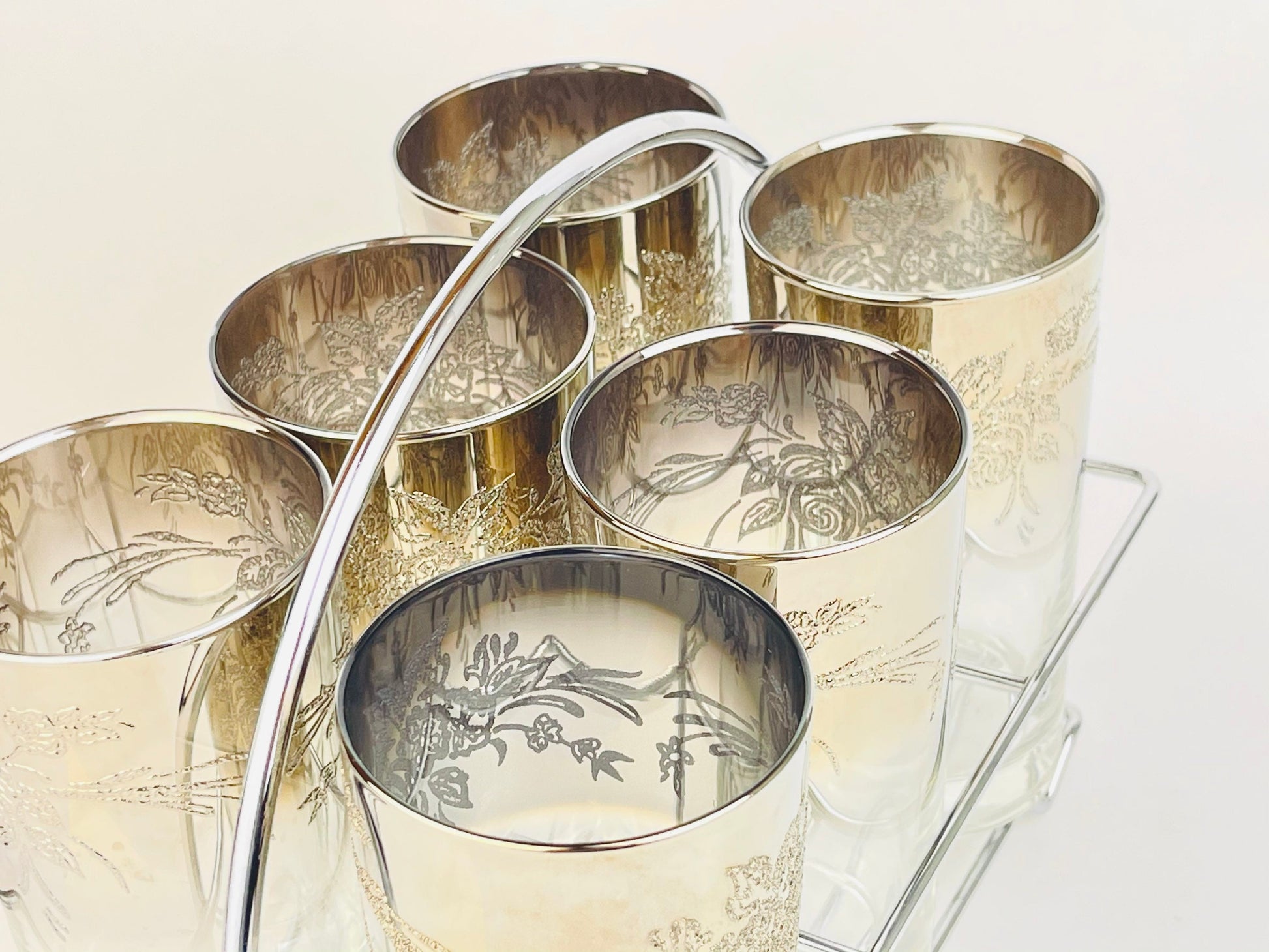 Product image for 'vintage dorothy thorpe silver ombre fade highball glass set rose flower embossed top metal chrome caddy set of six 6' (view 3ef02b)