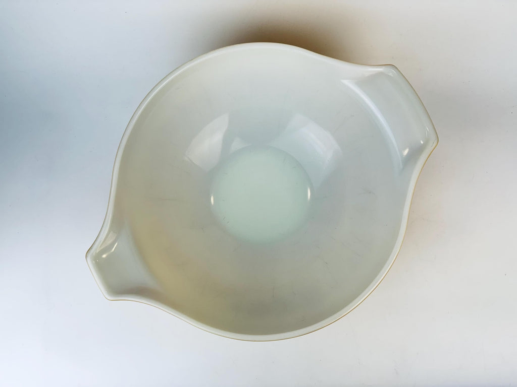 Product image for 'vintage butterfly gold pyrex mixing bowl 444 4 qt made in usa' (view 7e4162)
