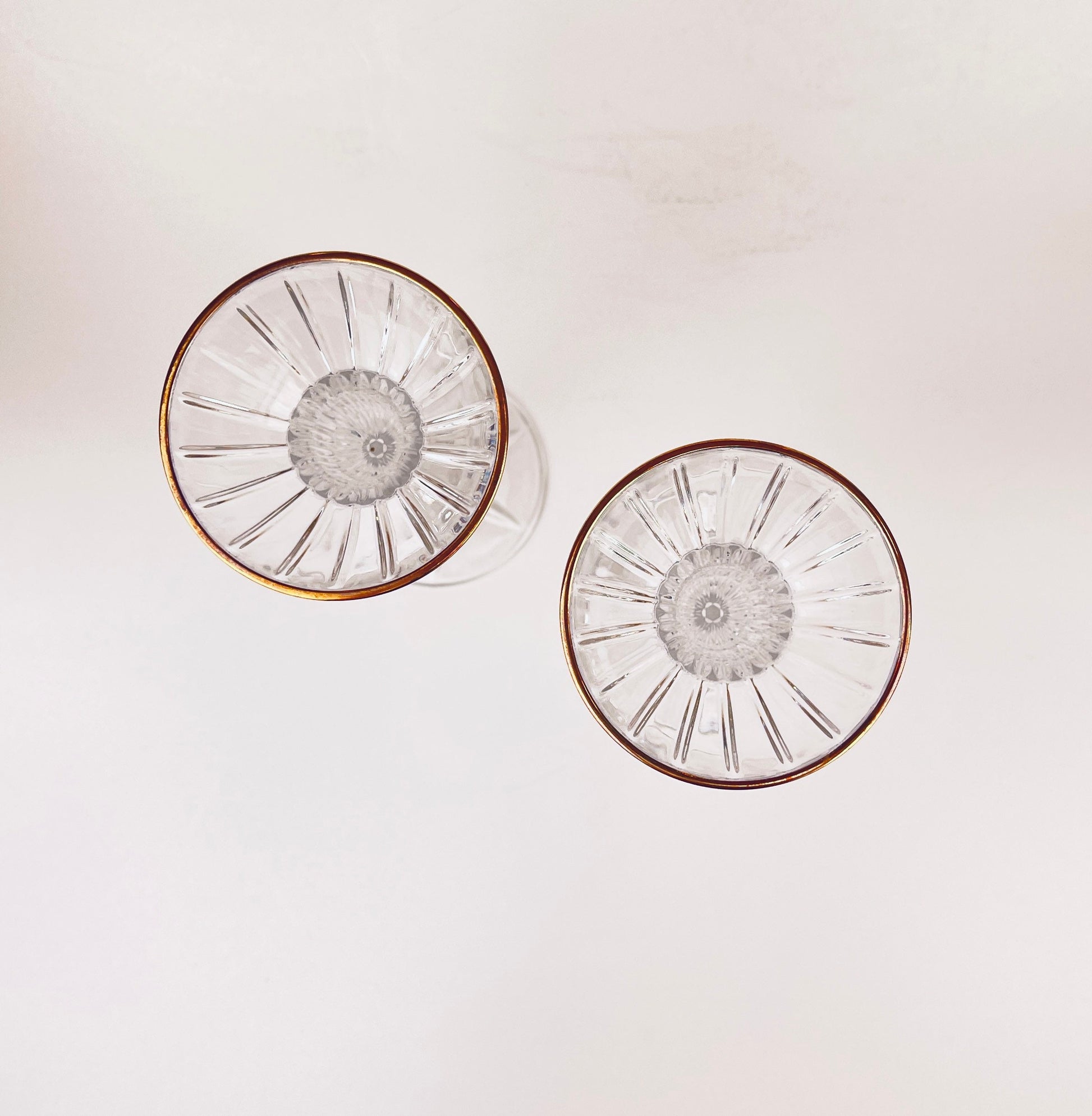 Product image for 'vintage crystal gold rimmed candlestick holders set of 2' (view ad8e65)