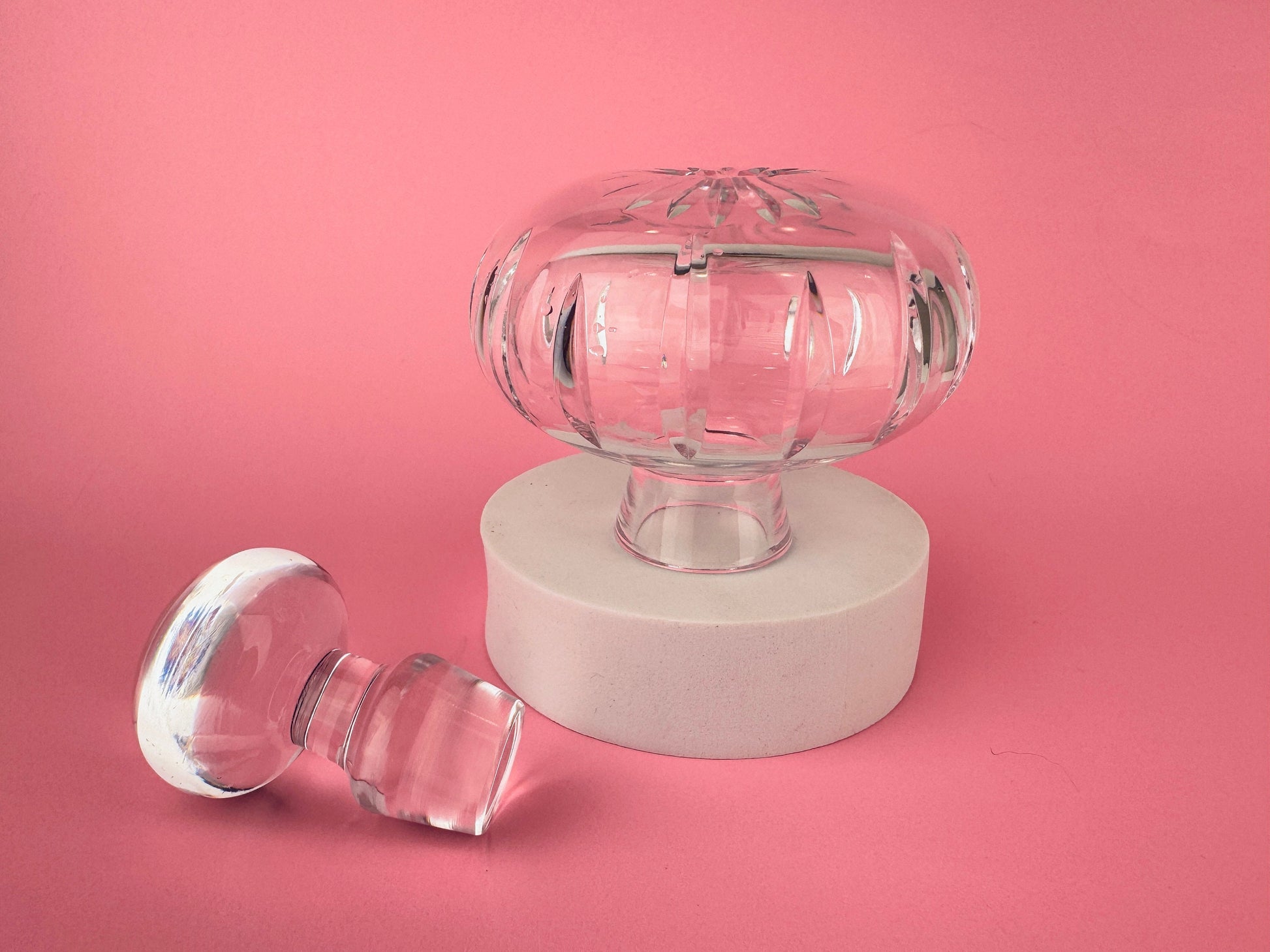 Product image for 'vintage atlantis lead crystal sonnet pattern perfume decanter made in portugal' (view a6ae56)