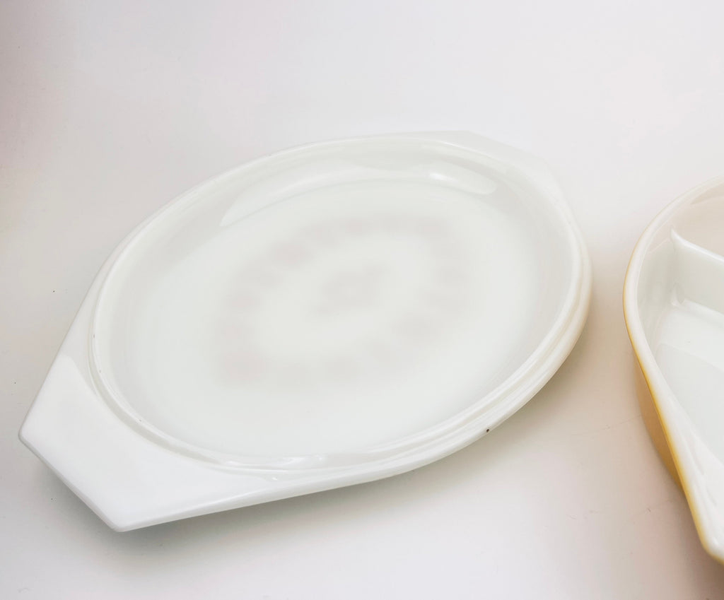 Product image for 'vintage butterfly gold pyrex divided casserole dish 1 qt' (view f95d27)