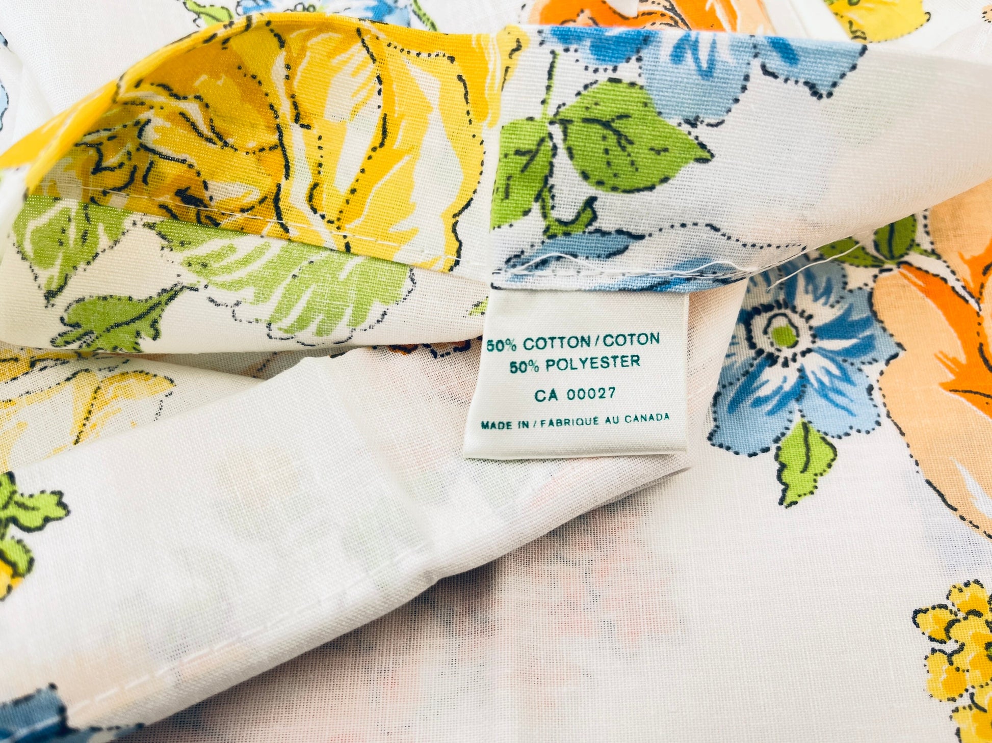 Product image for 'vintage elegance standard floral pillow cases set of two 2 50 50 cotton polyester blend made in canada new old stock nos' (view d97ea4)