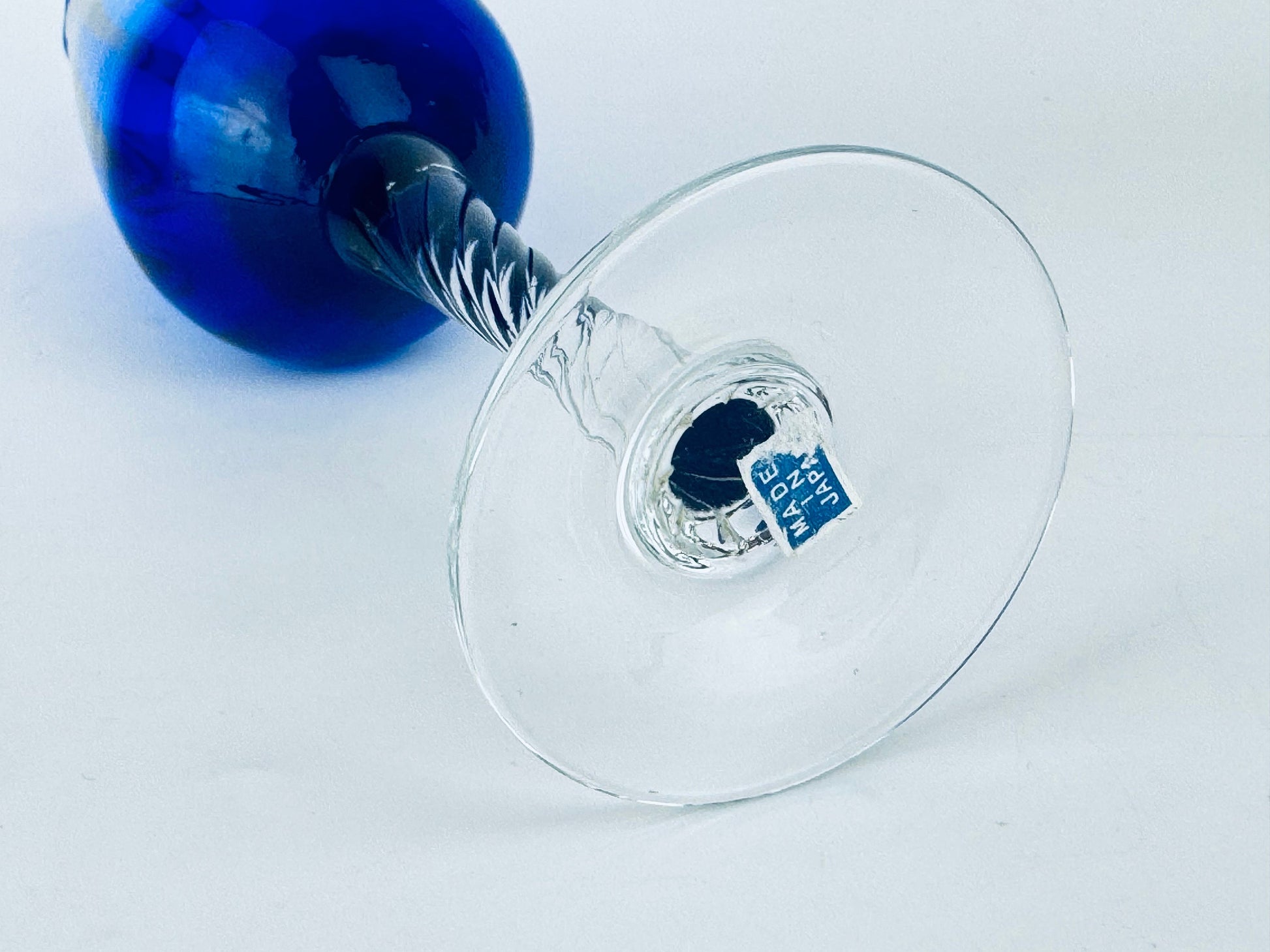 Product image for 'vintage cobalt blue twisted clear stem glass vase made in japan' (view 571ec0)