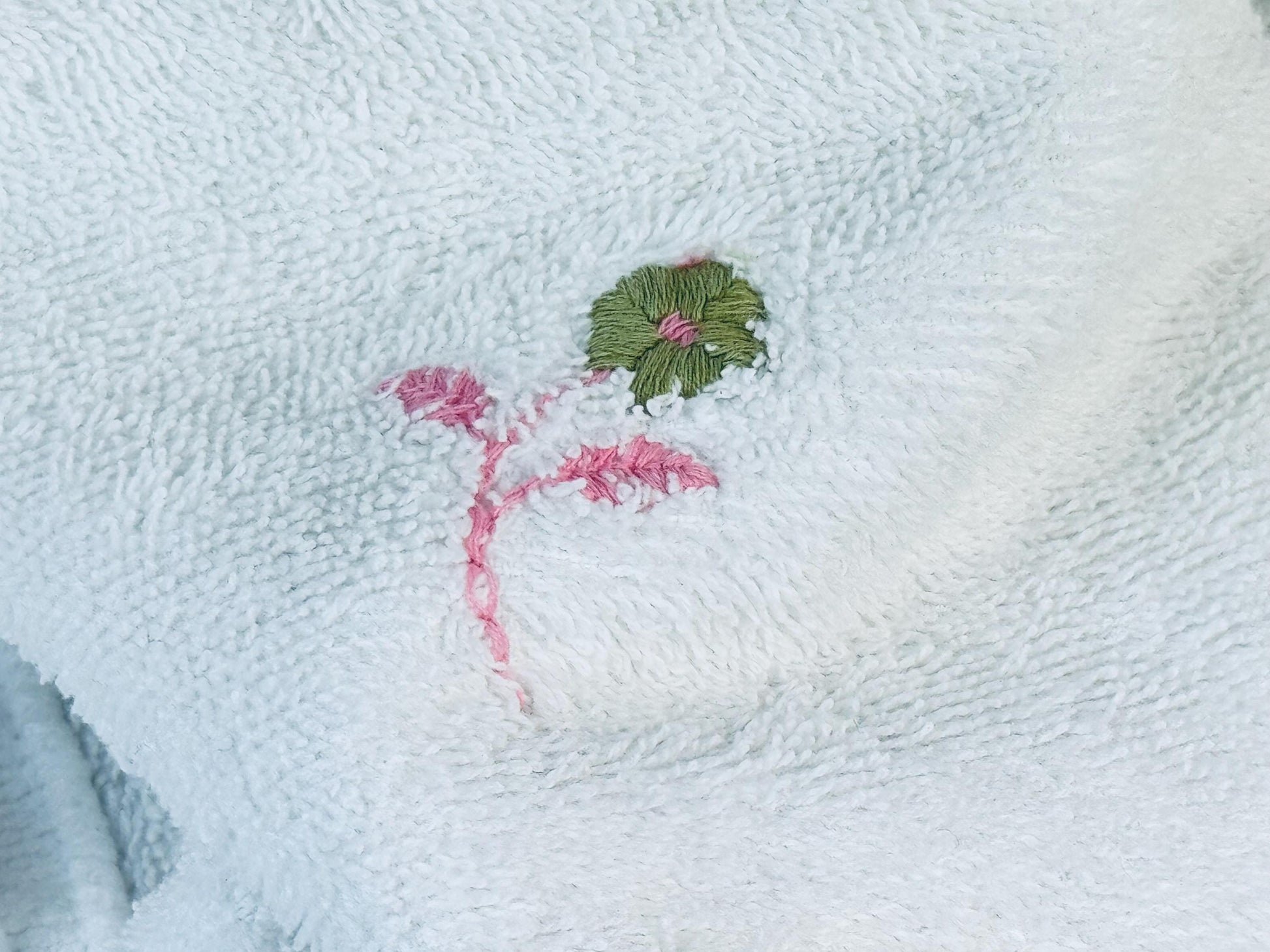 Product image for 'vintage fieldcrest embroidered floral fringe hand towel made in usa 100 cotton' (view d7d430)