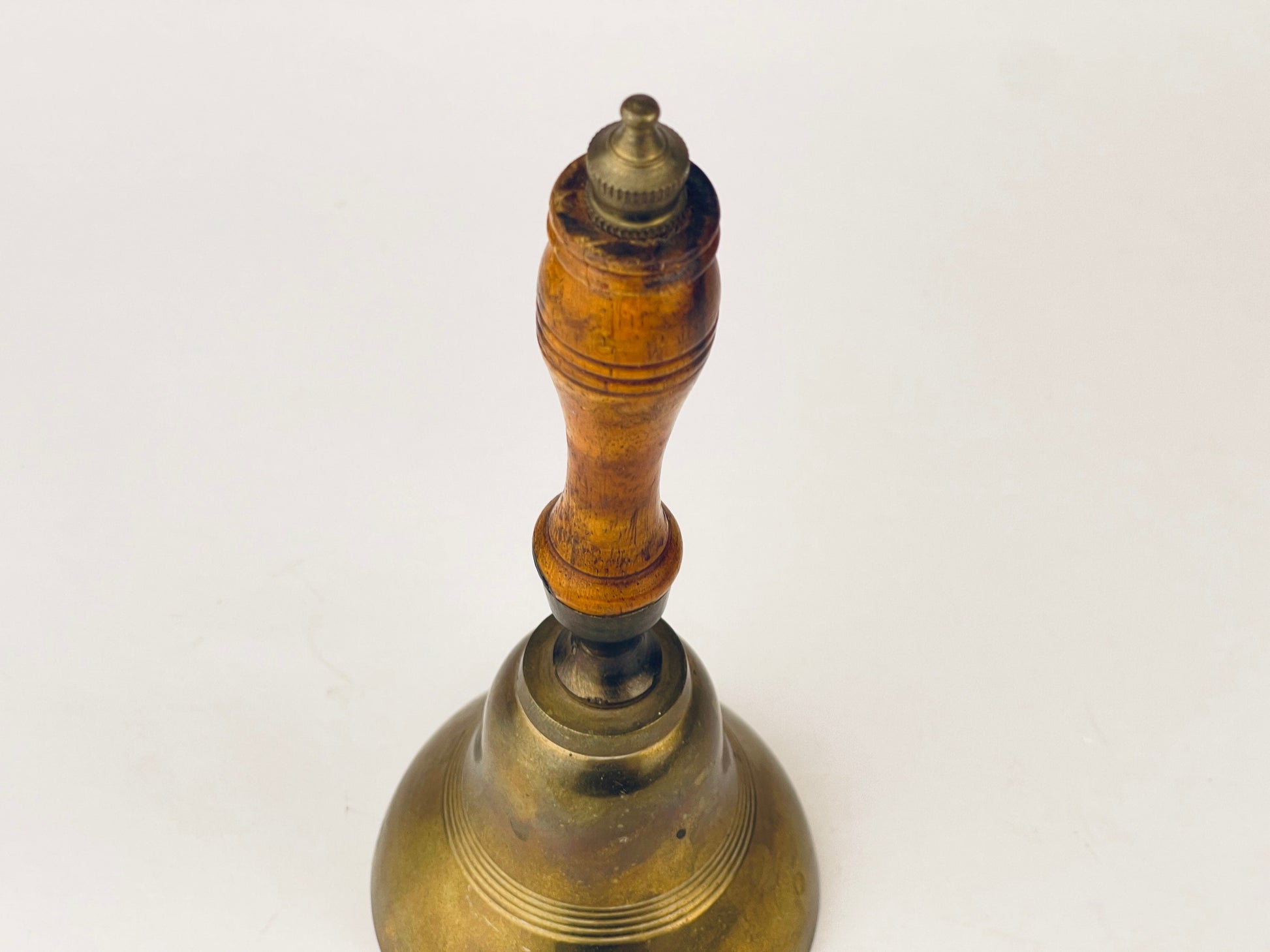 Product image for 'vintage brass wood school bell attractive aged metal patina made in india' (view 6b3826)