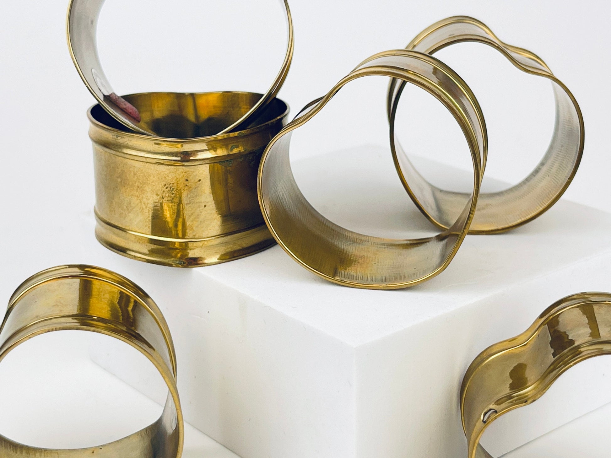 Product image for 'vintage brass heart shaped napkin ring holders set of six 6 attractive aged patina' (view baaf53)