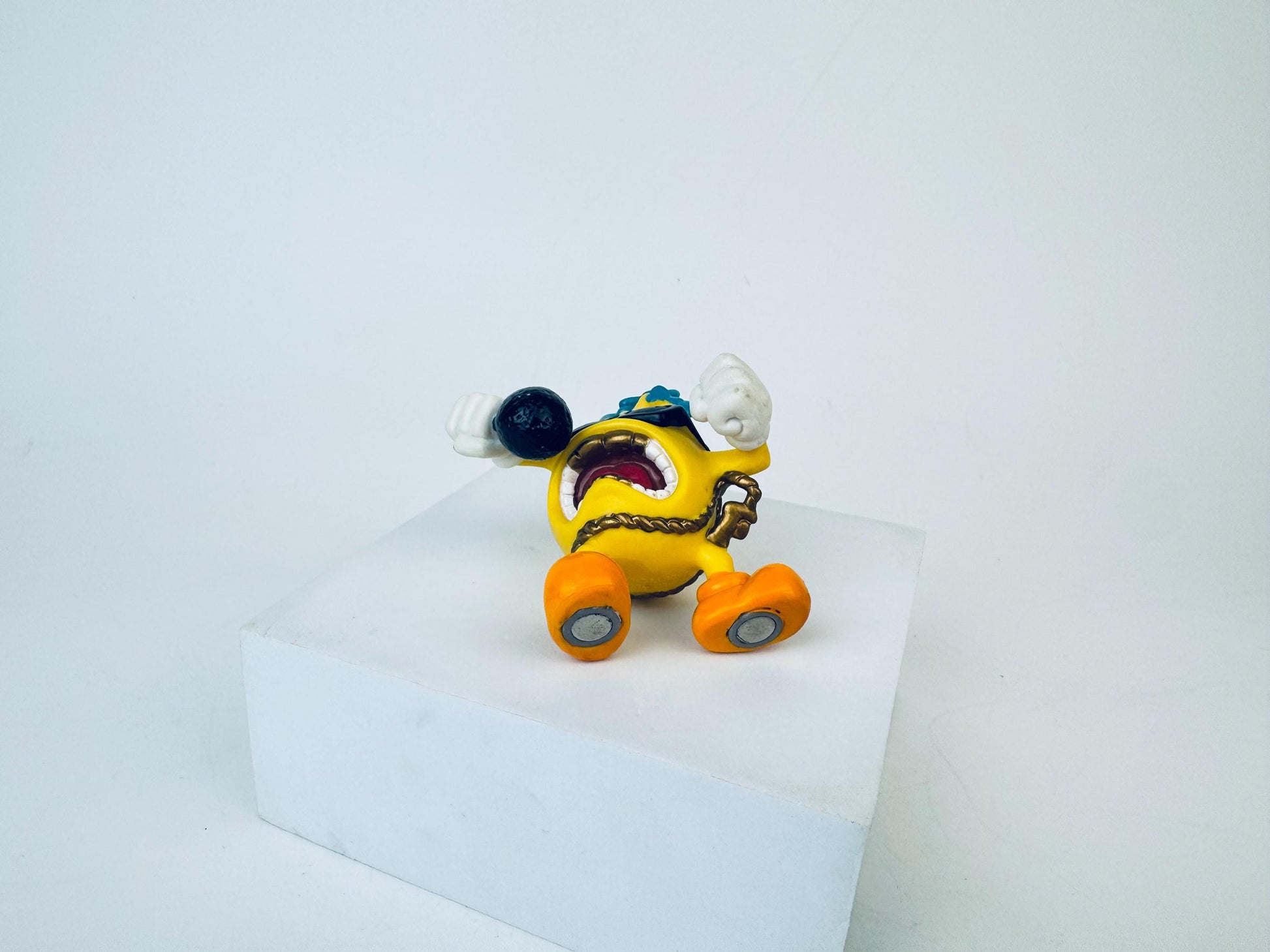 Product image for 'vintage tech deck dudes world industries figurine 2001' (view f4f76c)