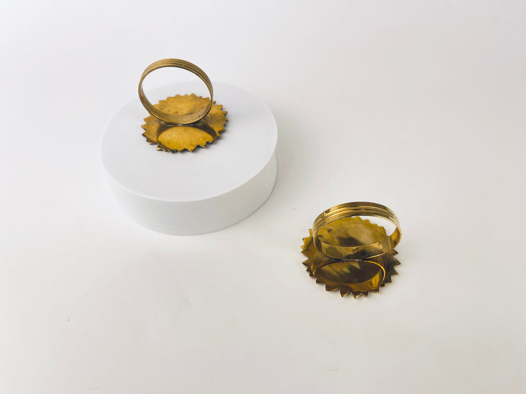 Product image for 'vintage brass sunflower napkin ring holders set of two 2 attractive aged patina' (view 137dd1)