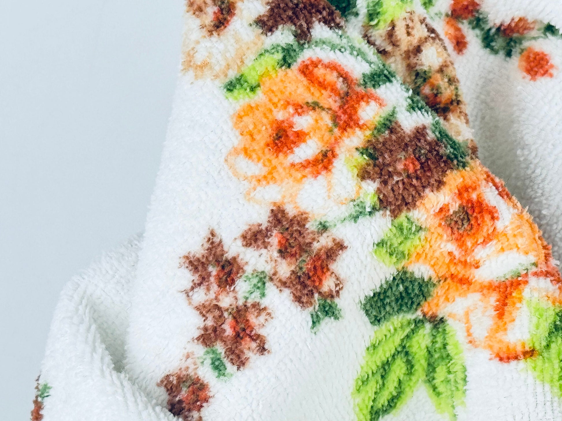 Product image for 'vintage orange floral fringe bath towel' (view bcc948)