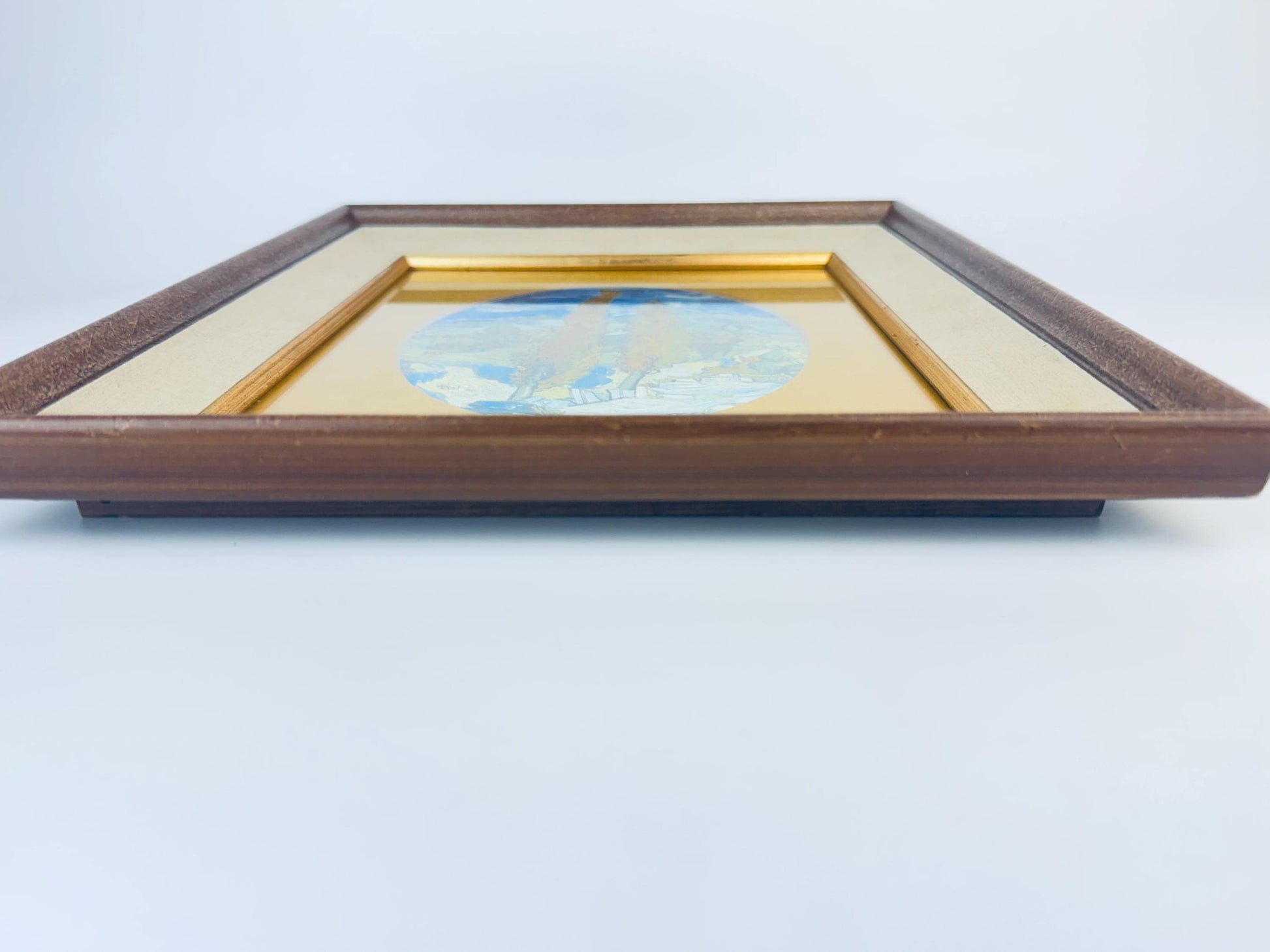 Product image for 'vintage solid wood gold trim picture frame 5 x 7 oval mat made in finland' (view 19dff2)