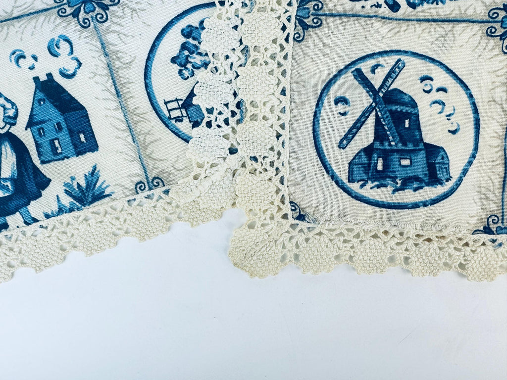 Product image for 'vintage beige blue delft inspired lace edge table runner centrepiece doily' (view 29ff01)