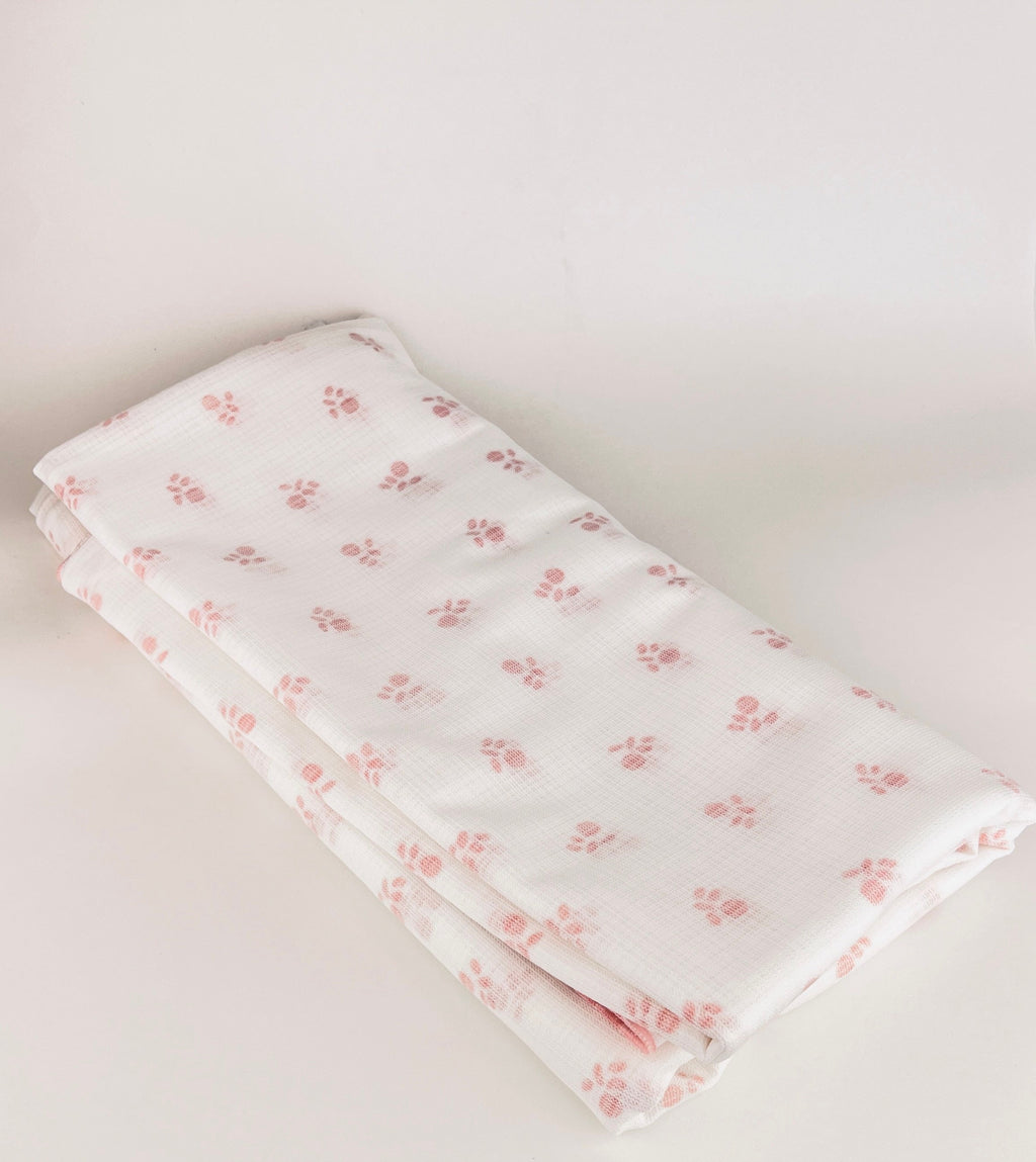 Product image for 'vintage semi sheer white pink floral acrylic rectangular table cloth' (view 58b30a)