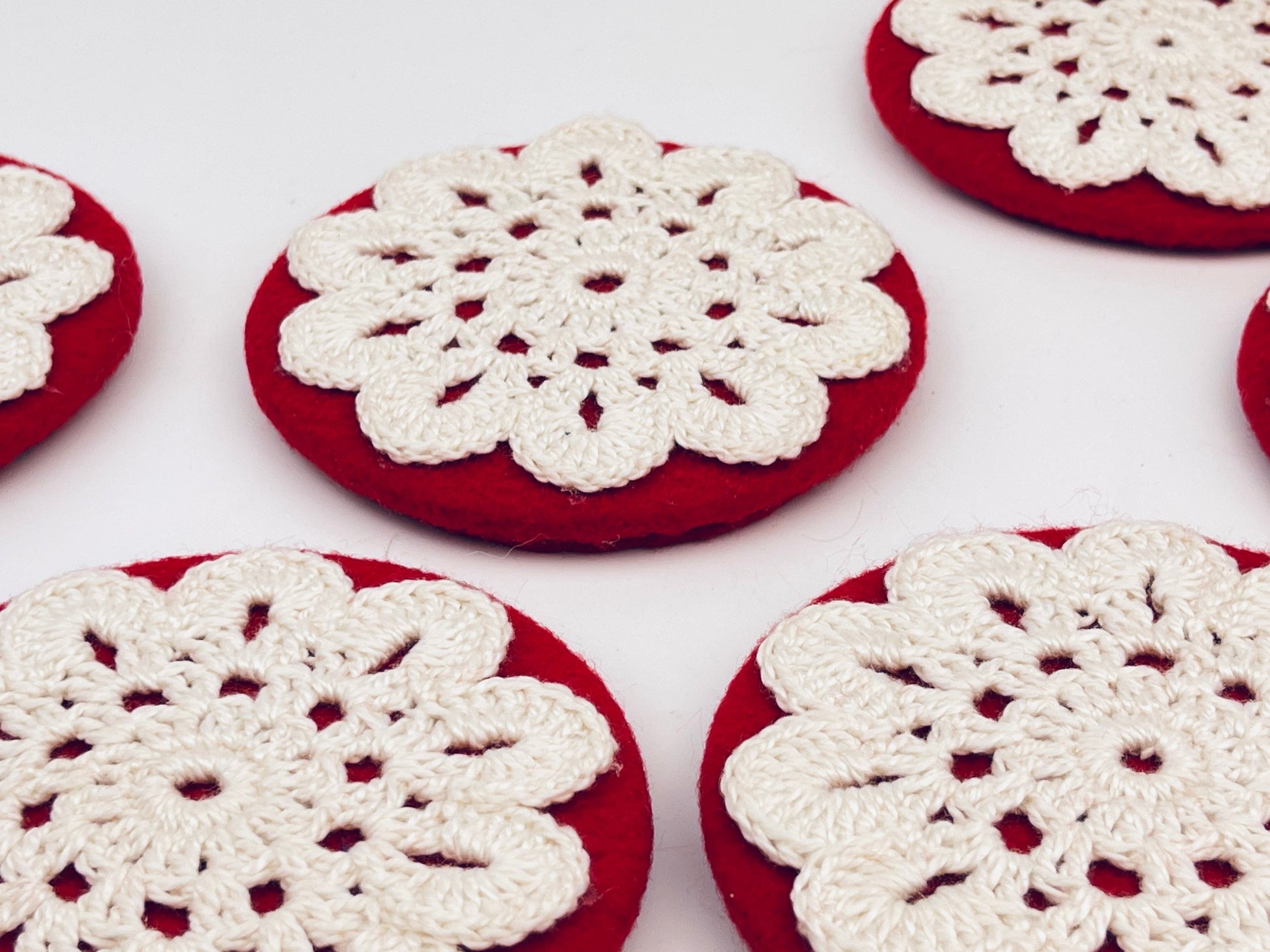 Product image for 'vintage handmade red white fabric christmas coaster set set of six 6' (view 605a02)