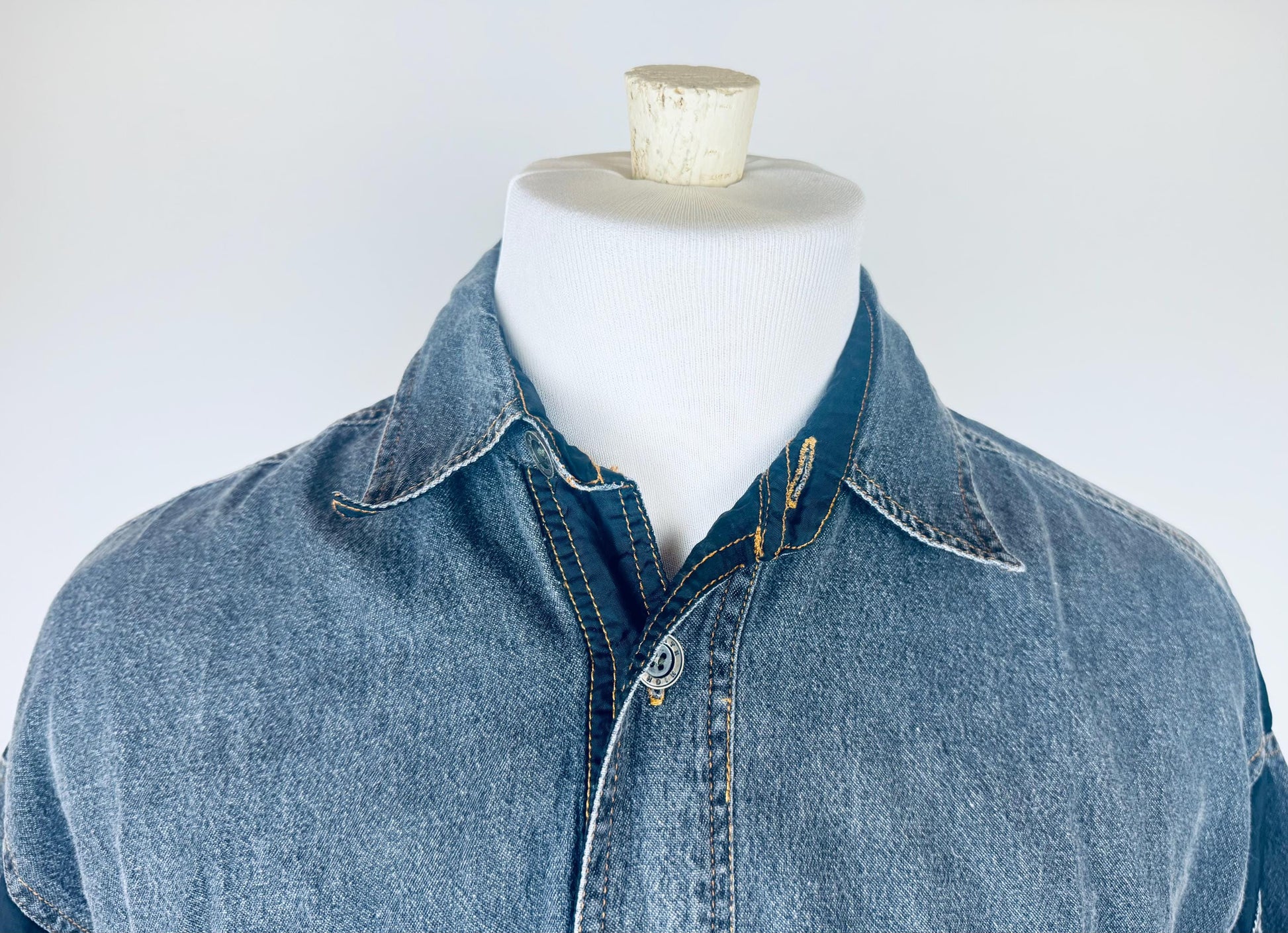 Product image for 'vintage oversized denim striped shirt size m fits l made in hong kong' (view 752448)