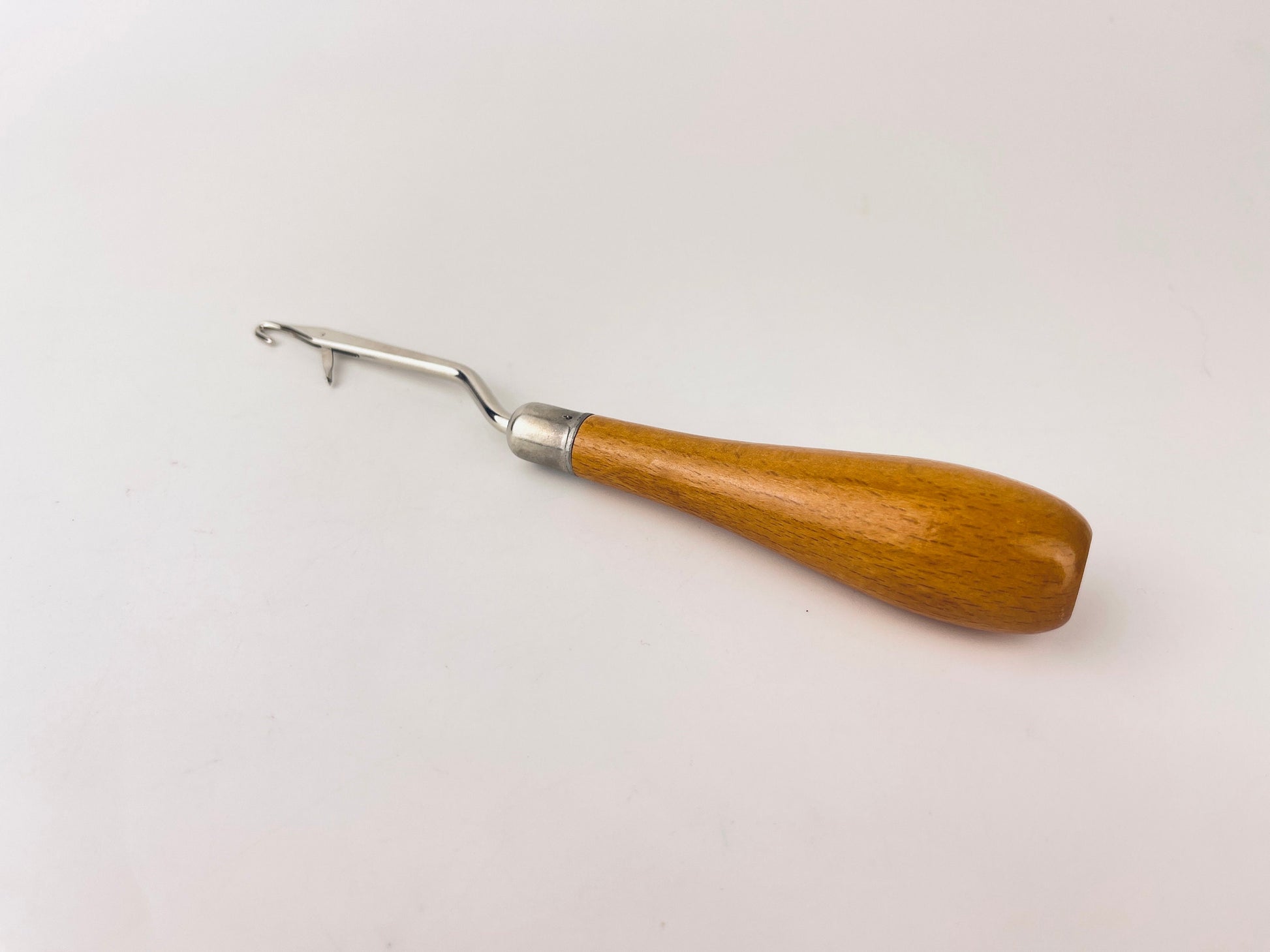 Product image for 'vintage rug yarn latch tool wood handle' (view ffd98e)