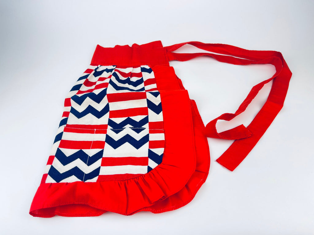 Product image for 'vintage chevron striped ruffled waist apron three pockets' (view 798220)