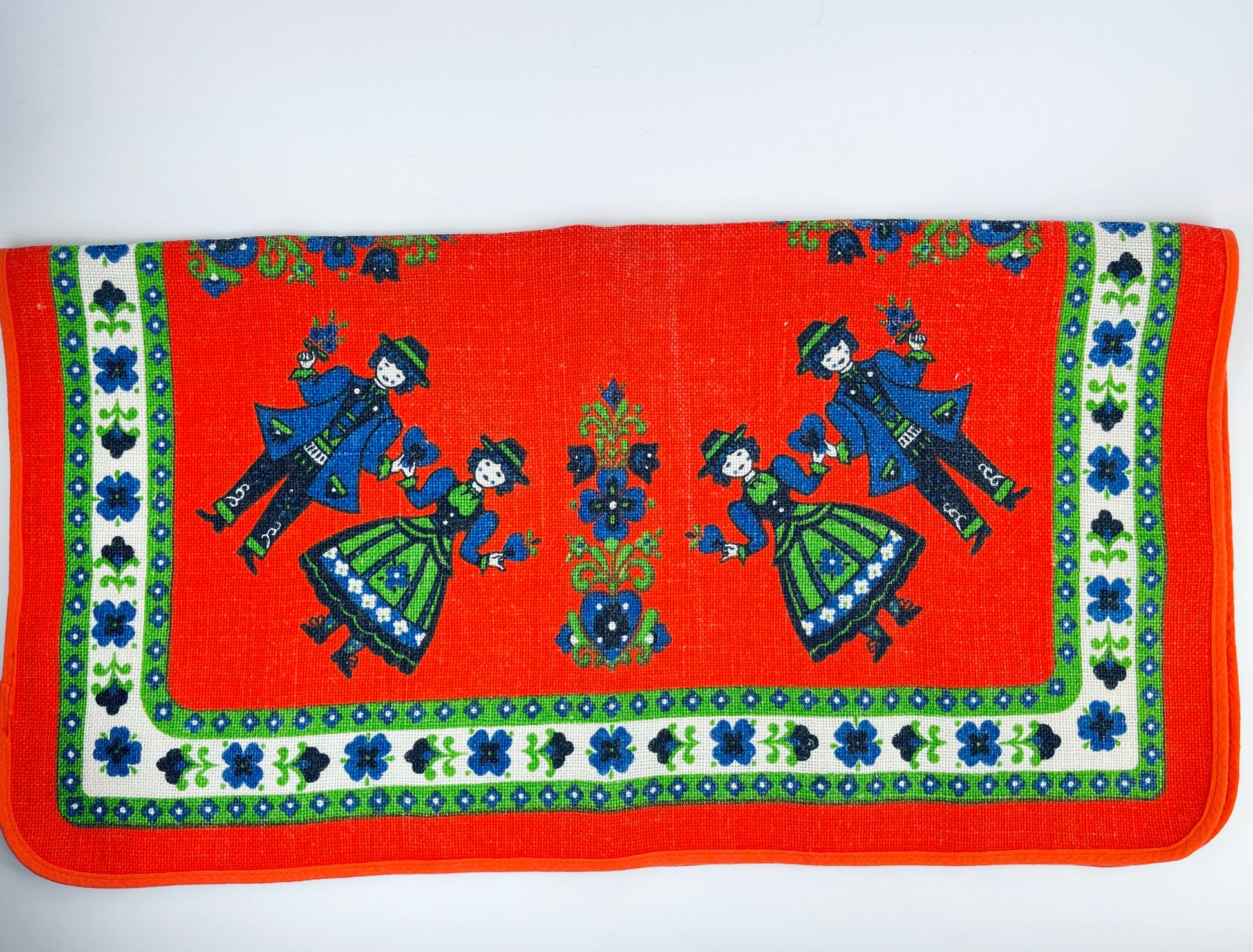 Product image for 'vintage german folk art floral square red table cloth jute polyester blend made in western germany by nagel piepmats' (view 348571)