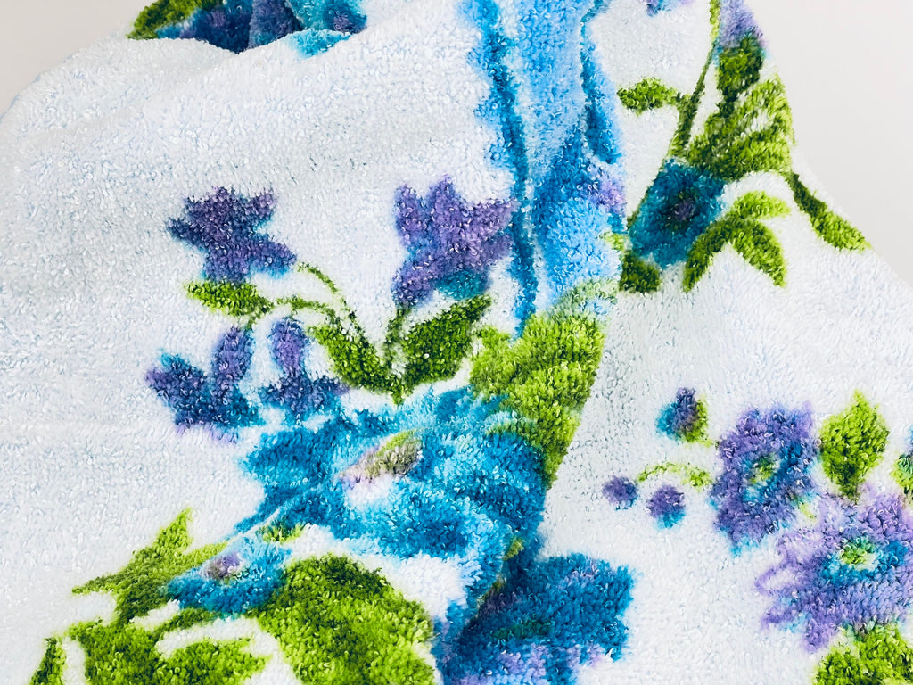 Product image for 'vintage blue floral fringe bath towel 1' (view c8f9d2)