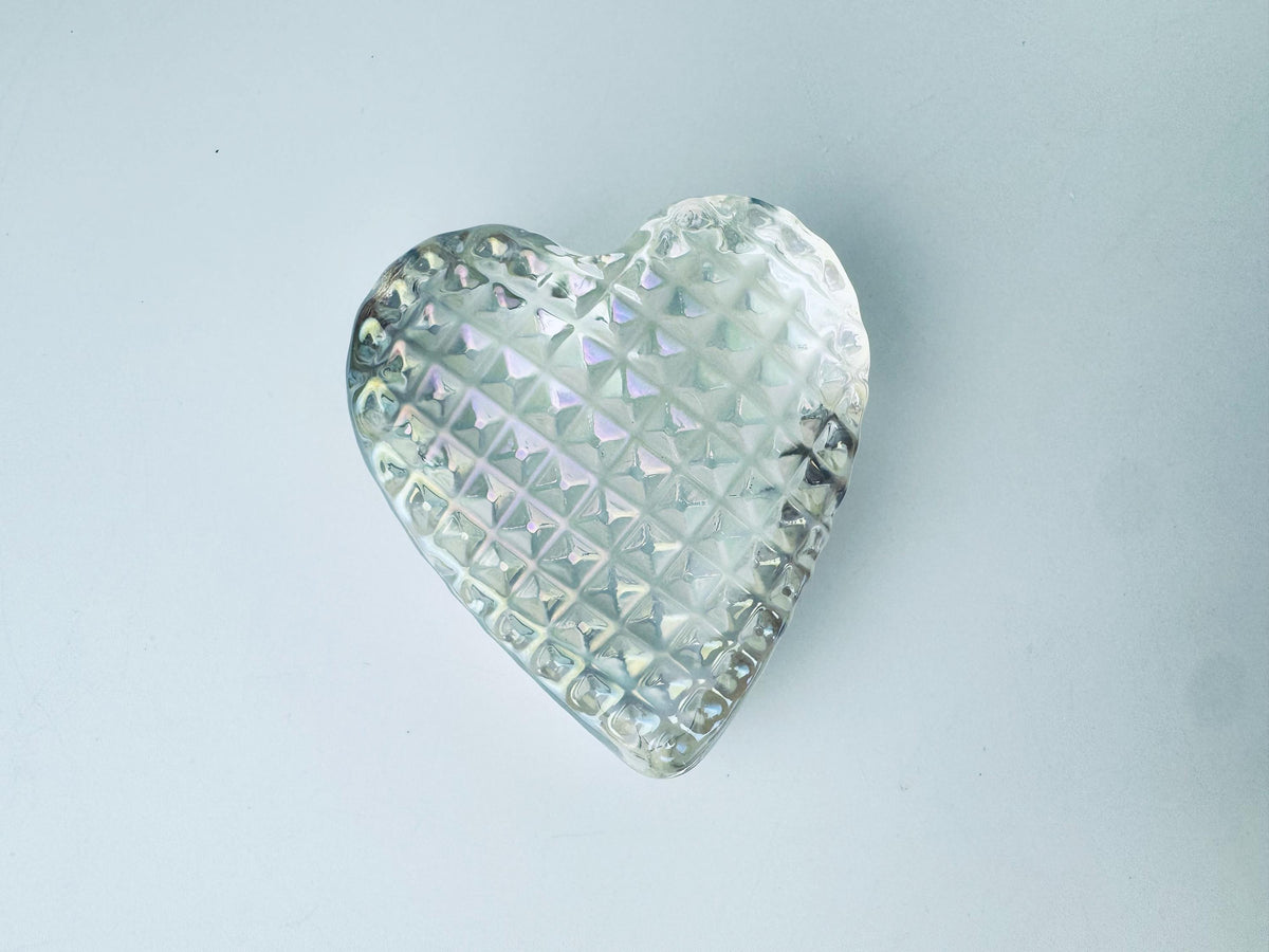 Product image for 'vintage robert held heart shaped iridescent art glass paperweights rainbow clear pattern sold separately' (view 9bf3ac)