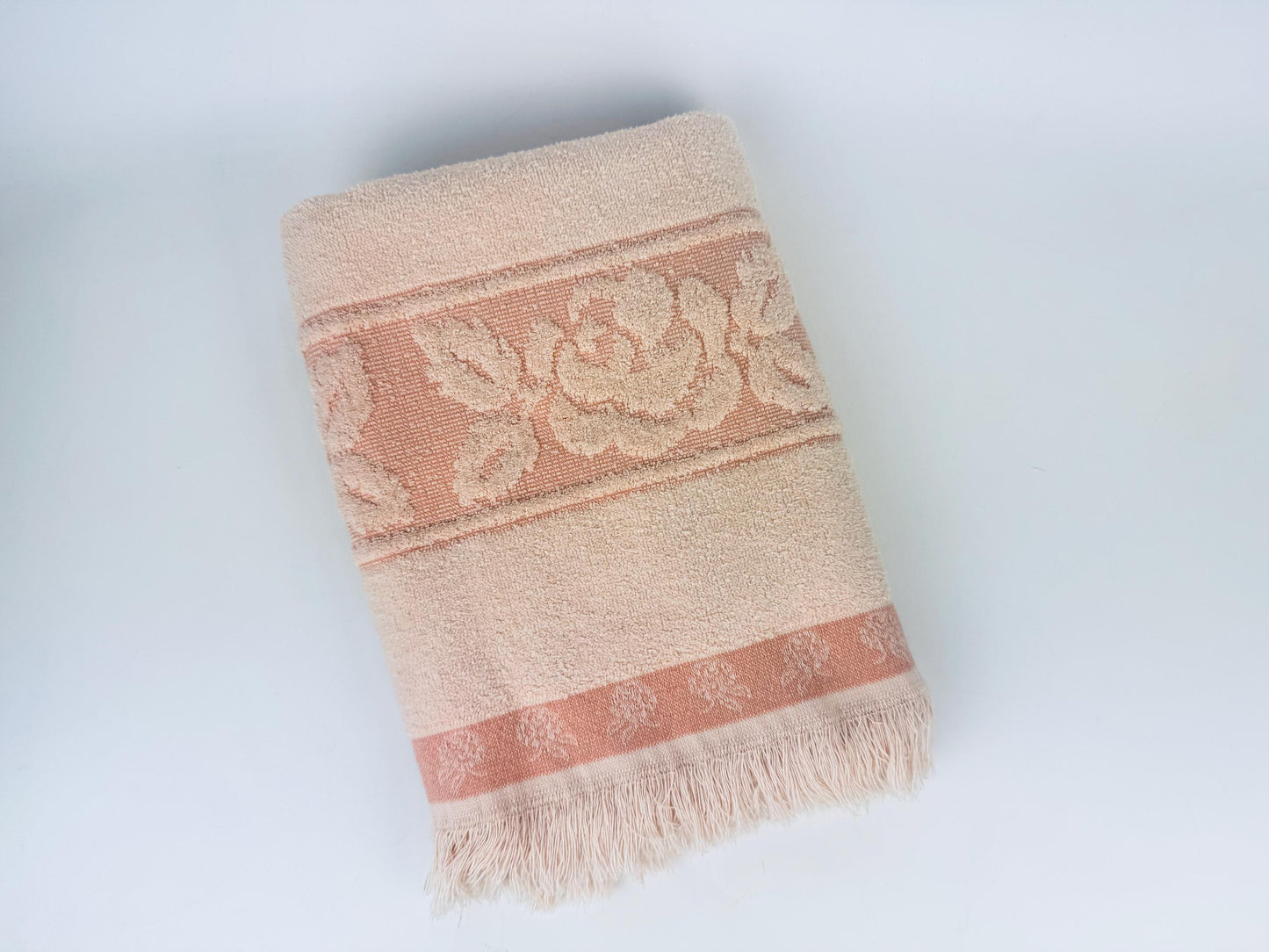 Product image for 'vintage cannon pale pink rose floral fringe bath towel made in usa cotton polyester blend' (view bc2e65)