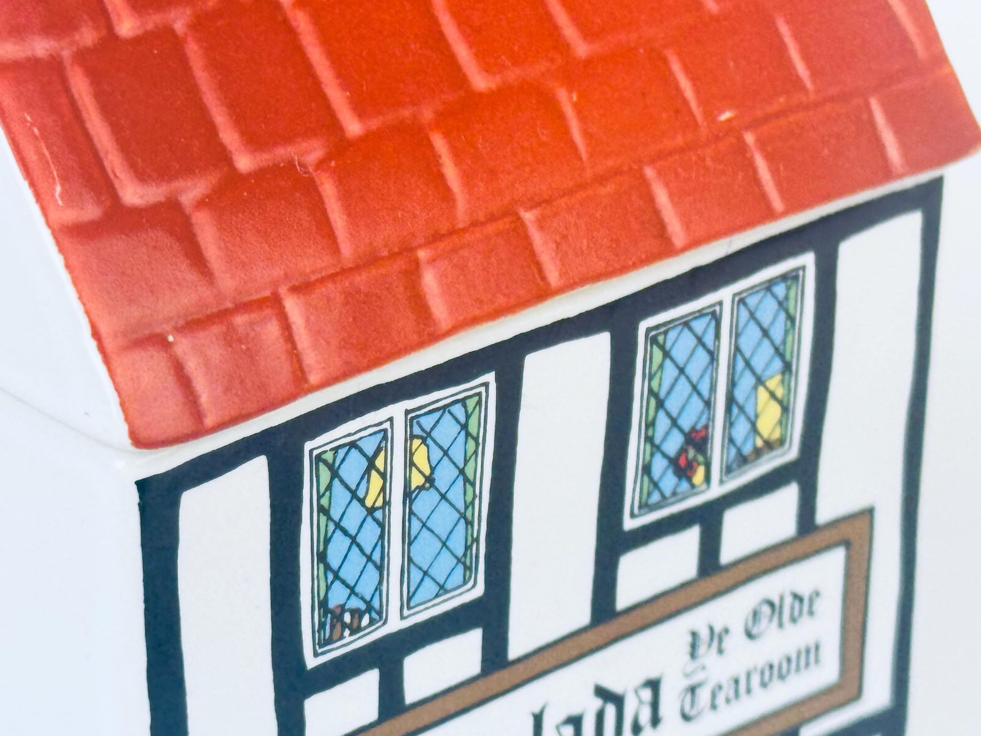 Product image for 'vintage village stores by wade ceramic lidded jar sale de the salade ye olde tearoom made in staffordshire england' (view 4db3a2)