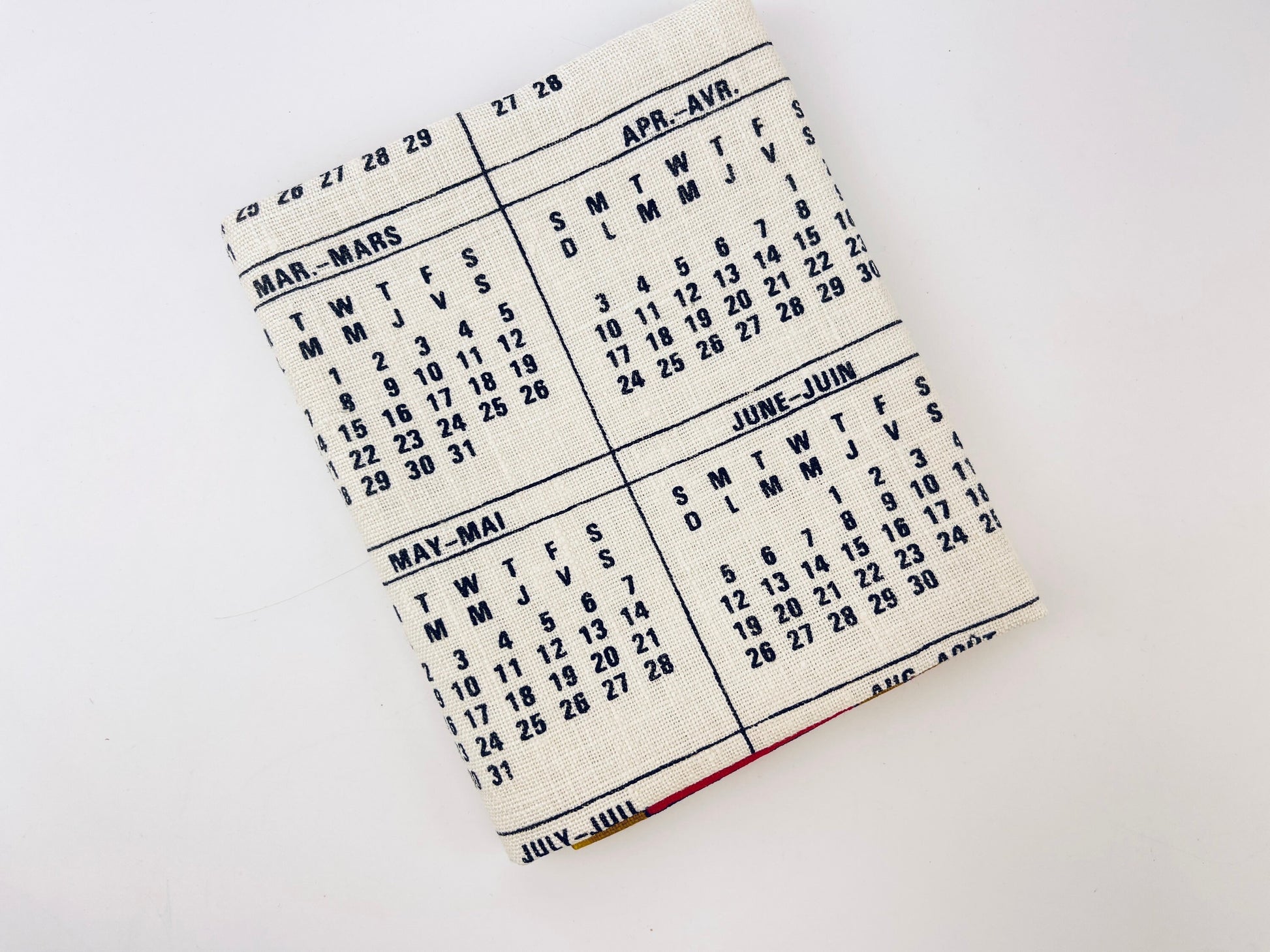 Product image for 'vintage 1977 canada coat of arms tea towel pristine linen calendar' (view a0ad60)