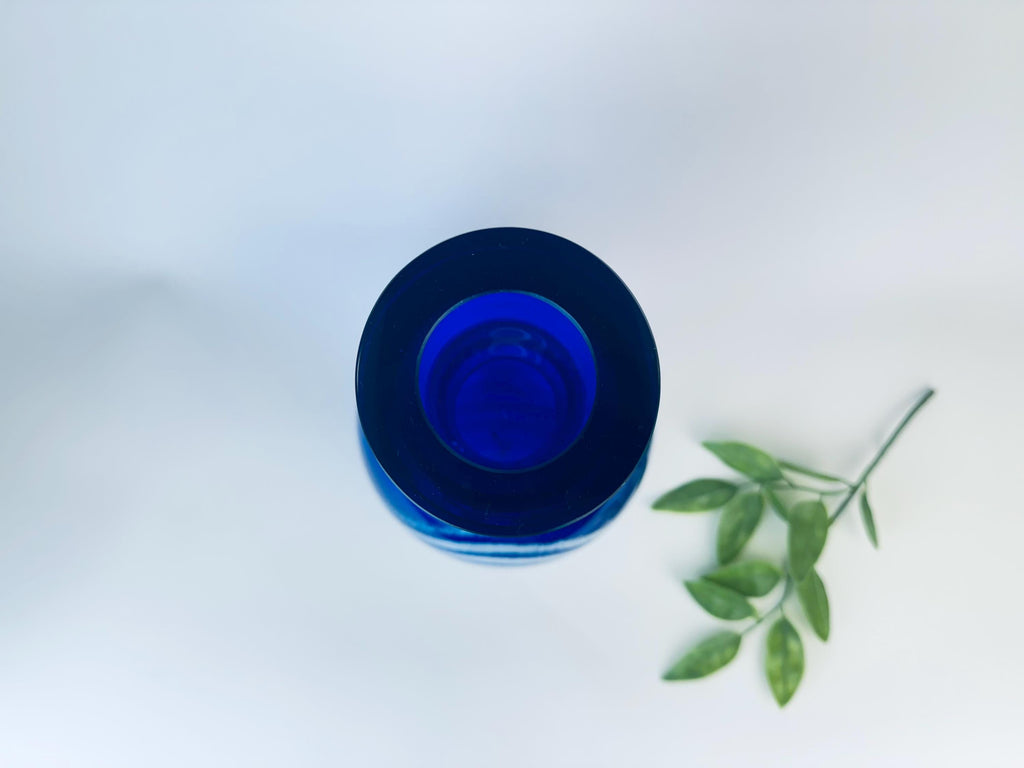 Product image for 'vintage collectible czechoslovakia crystal glass vase cobalt blue white ring design by jan exnar 2002' (view ccc1d8)