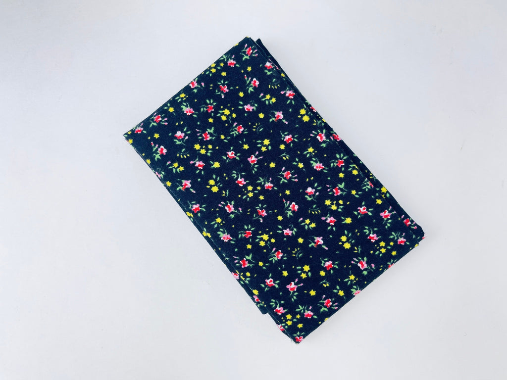 Product image for 'vintage black yellow pink floral fabric fat quarter 18 x 22' (view 711033)