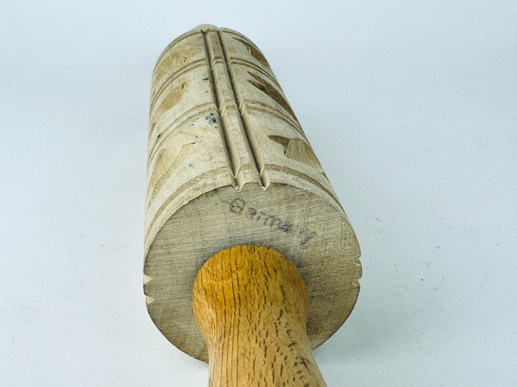 Product image for 'vintage springerle wood kitchen cookie press rolling pin 12 patterns made in germany' (view cba292)