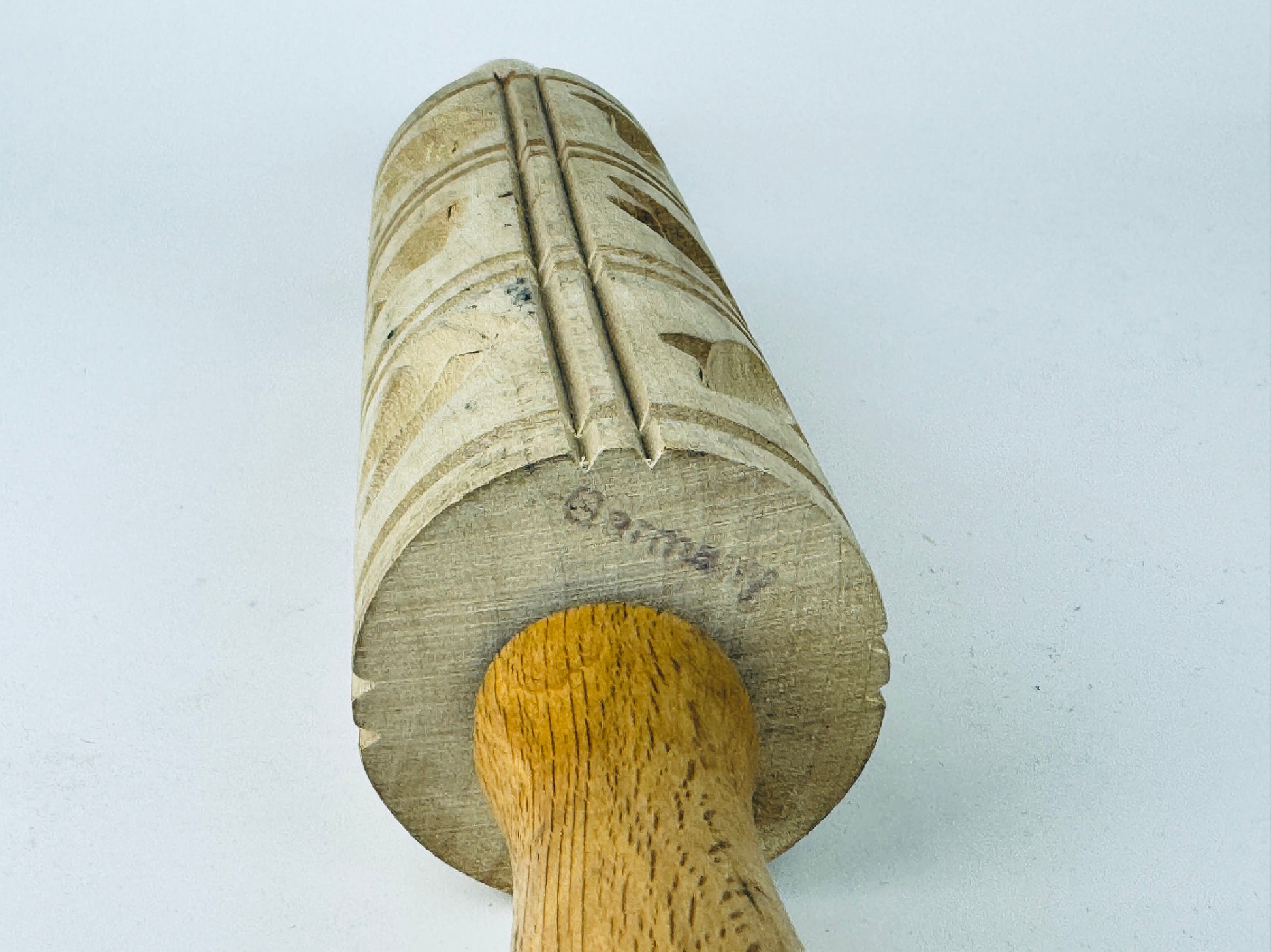 Product image for 'vintage springerle wood kitchen cookie press rolling pin 12 patterns made in germany' (view cba292)
