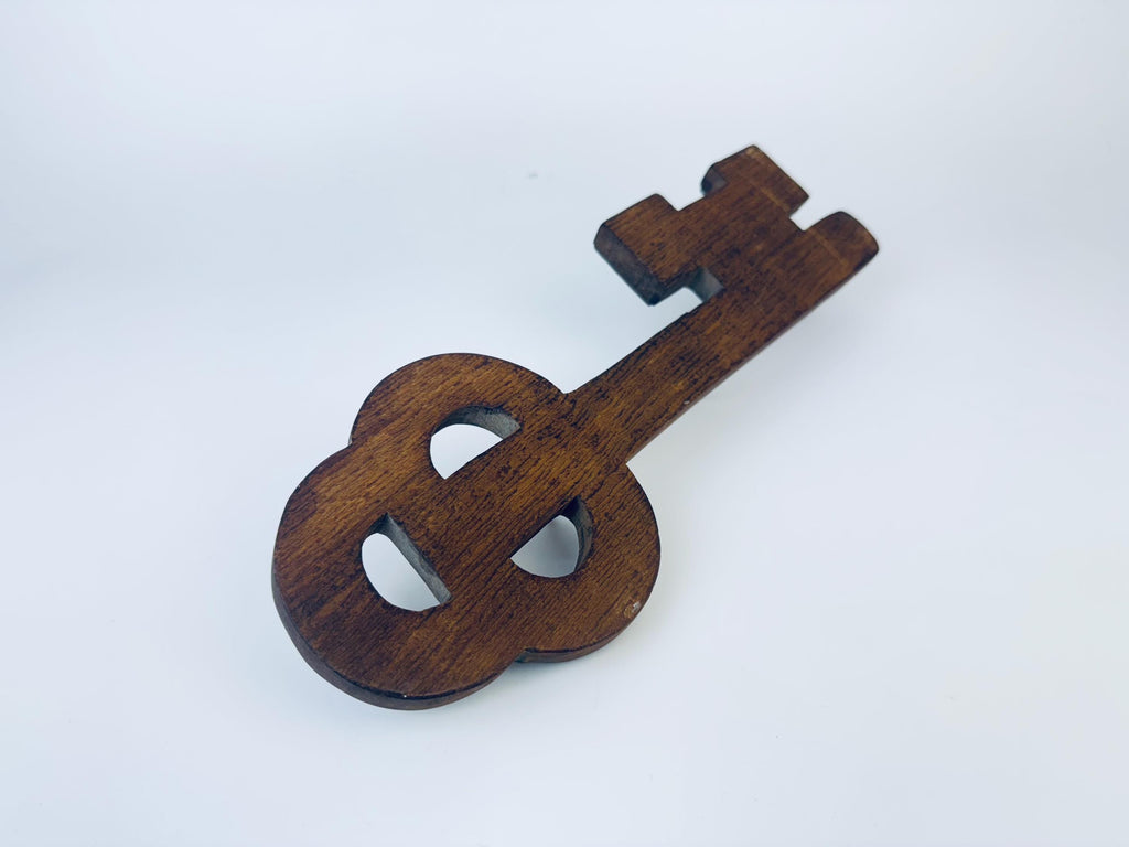 Product image for 'vintage wooden old skeleton key holder wall mounted three metal hooks' (view 1b26a5)