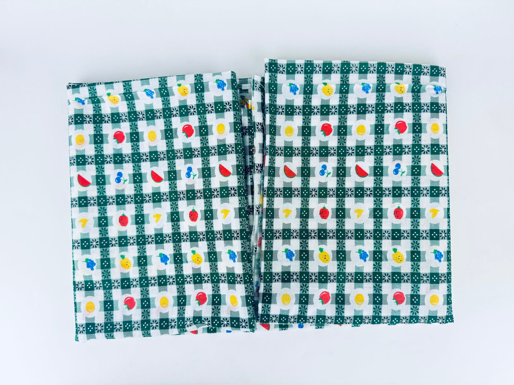 Product image for 'vintage green plaid fruit fabric 40 x 130' (view d7174e)