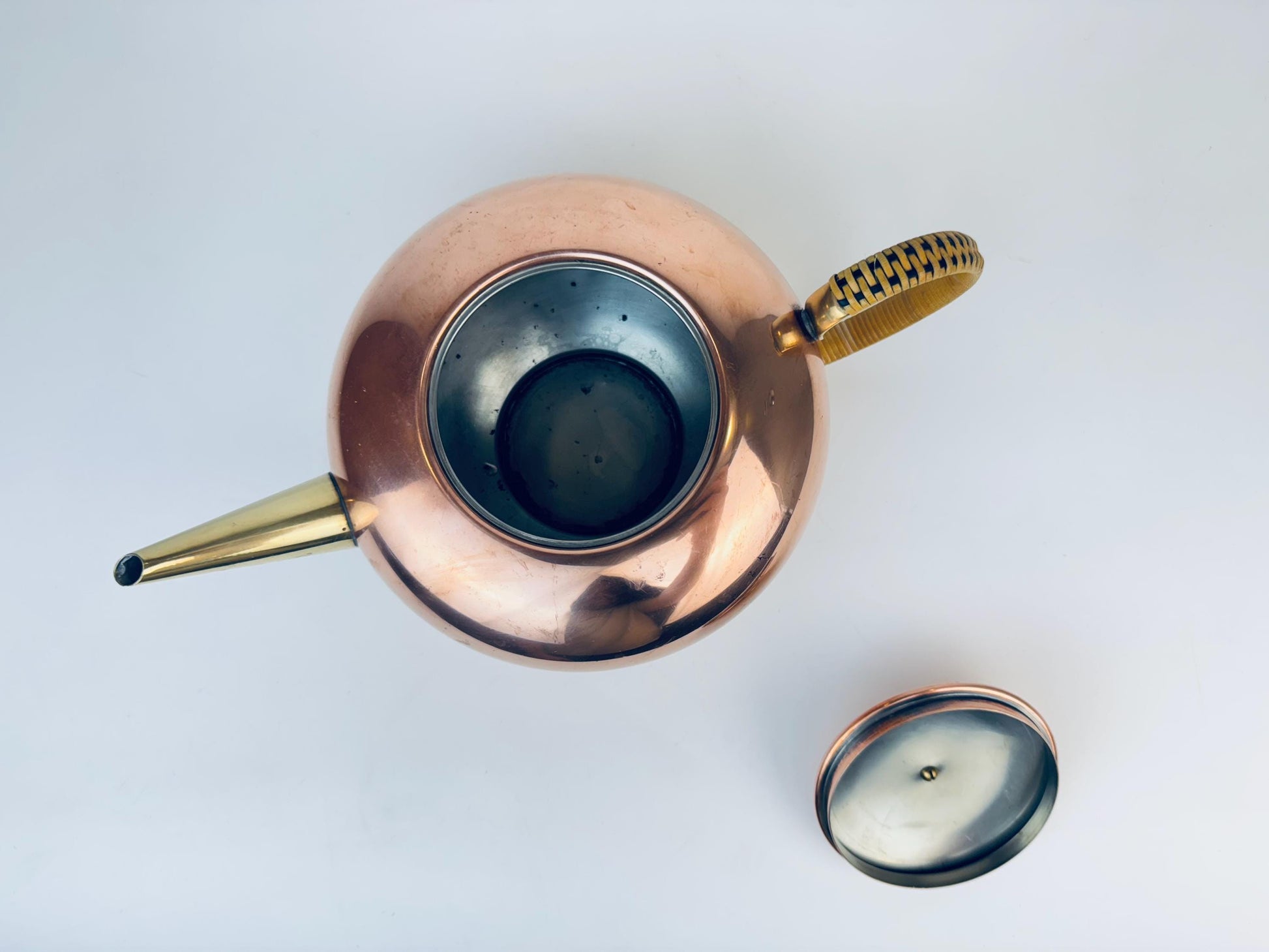 Product image for 'vintage copper brass teapot wicker wrapped handle' (view 0bd618)
