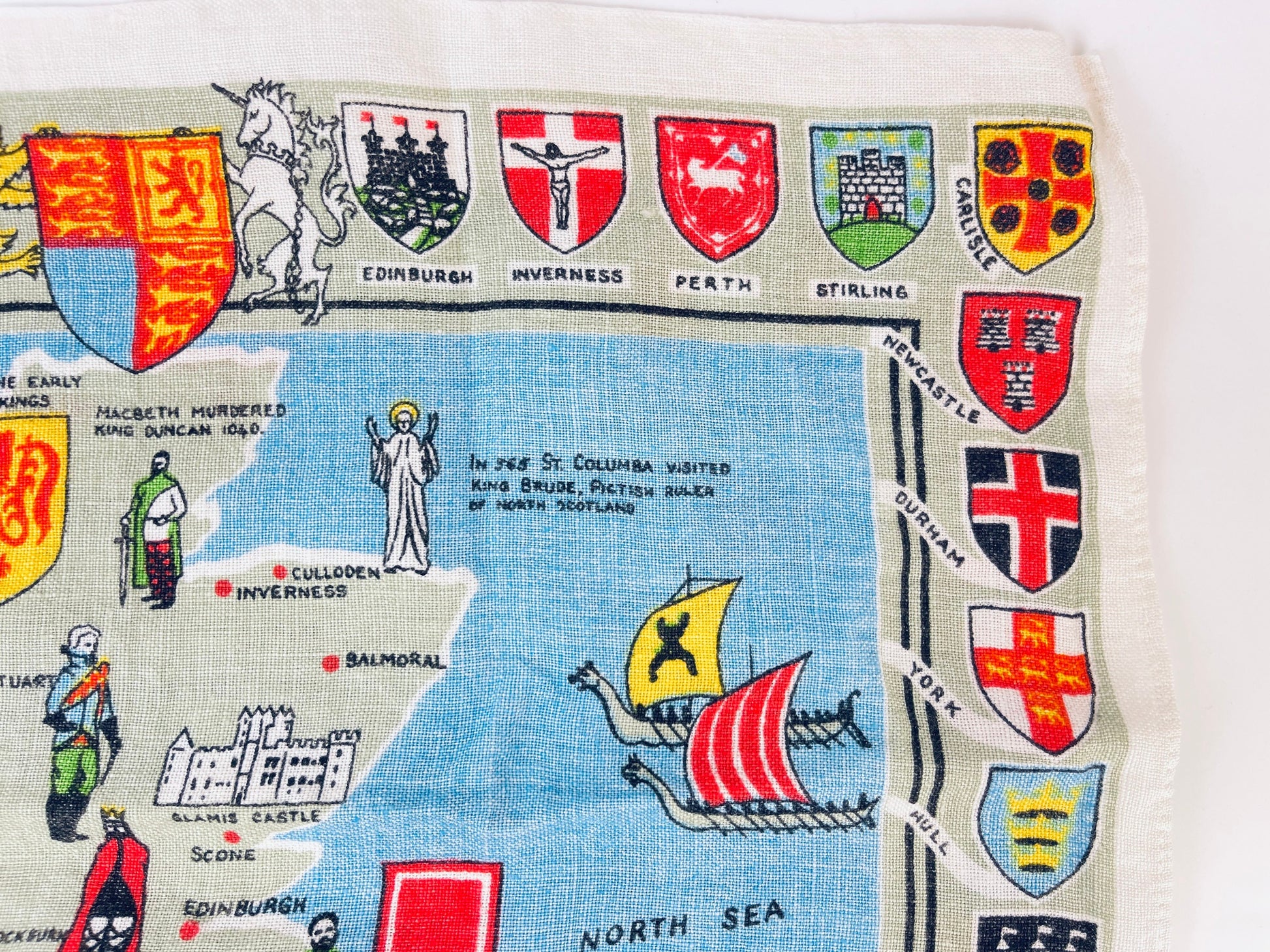 Product image for 'vintage map of royal britain tea towel all pure linen made in ireland' (view 5126f2)