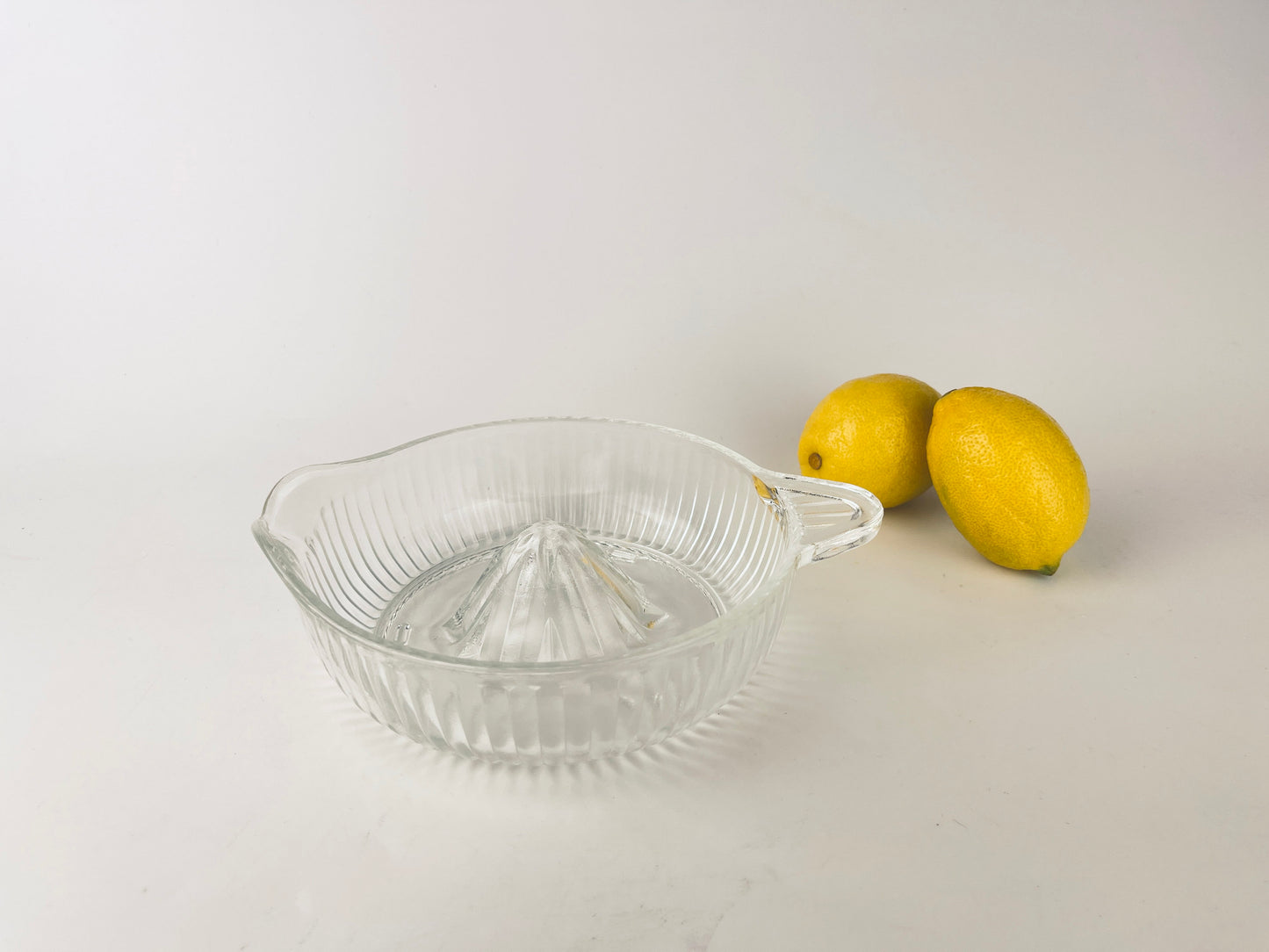 Product image for 'vintage ribbed glass orange citrus juicer reamer' (view a26d0c)