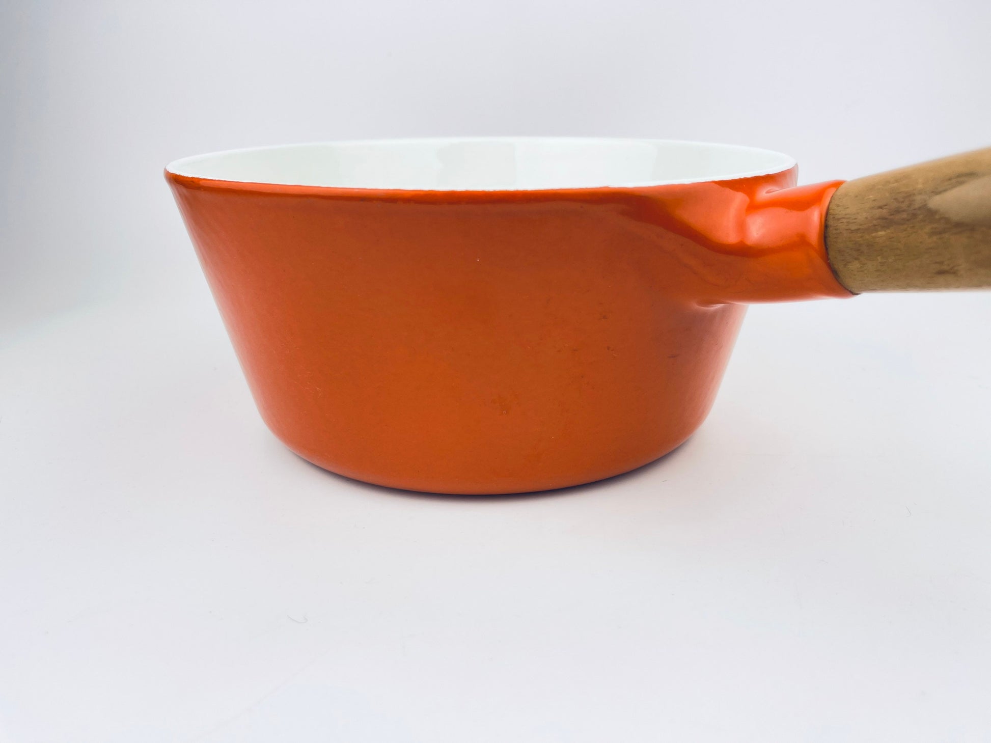 Product image for 'vintage copco ombre orange cast iron pot michael lax design made in denmark' (view 5f7fbb)