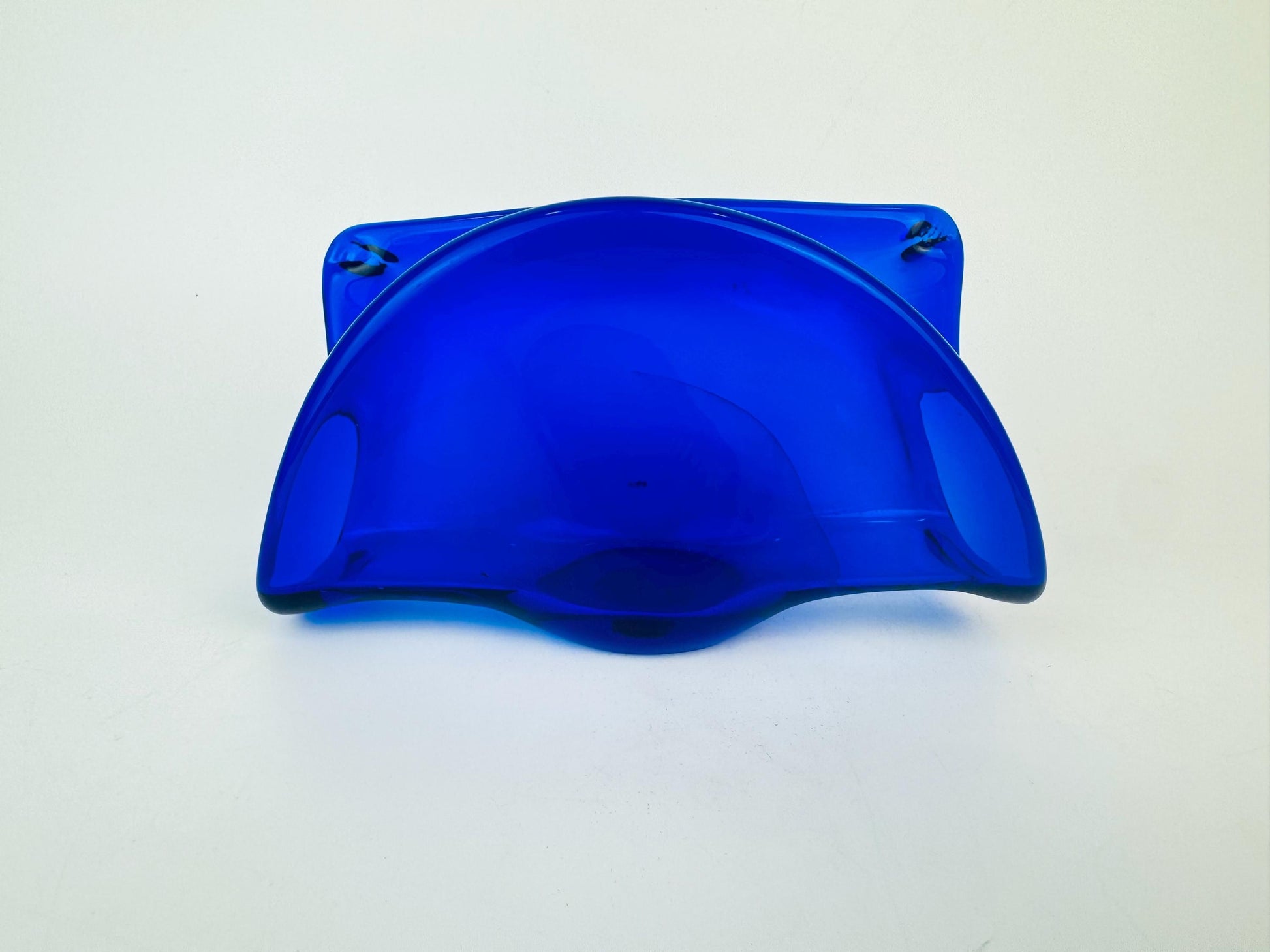 Product image for 'vintage cobalt blue art glass napkin holder hand made in italy by white cristal' (view 32b7f8)