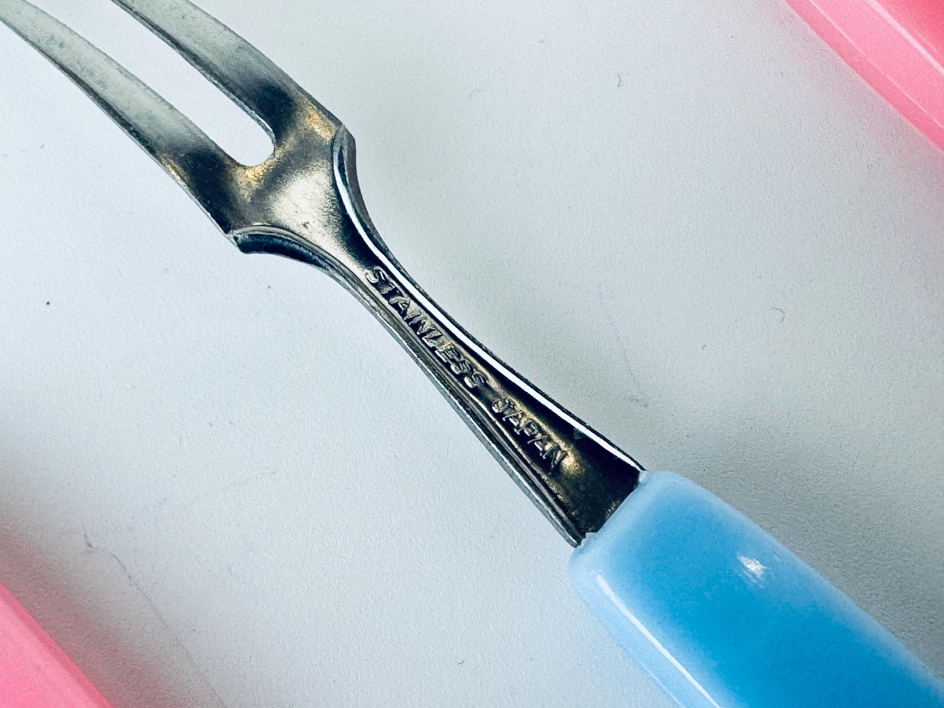 Product image for 'vintage mcm pink blue beige plastic stainless steel metal appetiser cocktail utensil picks set of six 6 made in japan' (view 6ee45c)
