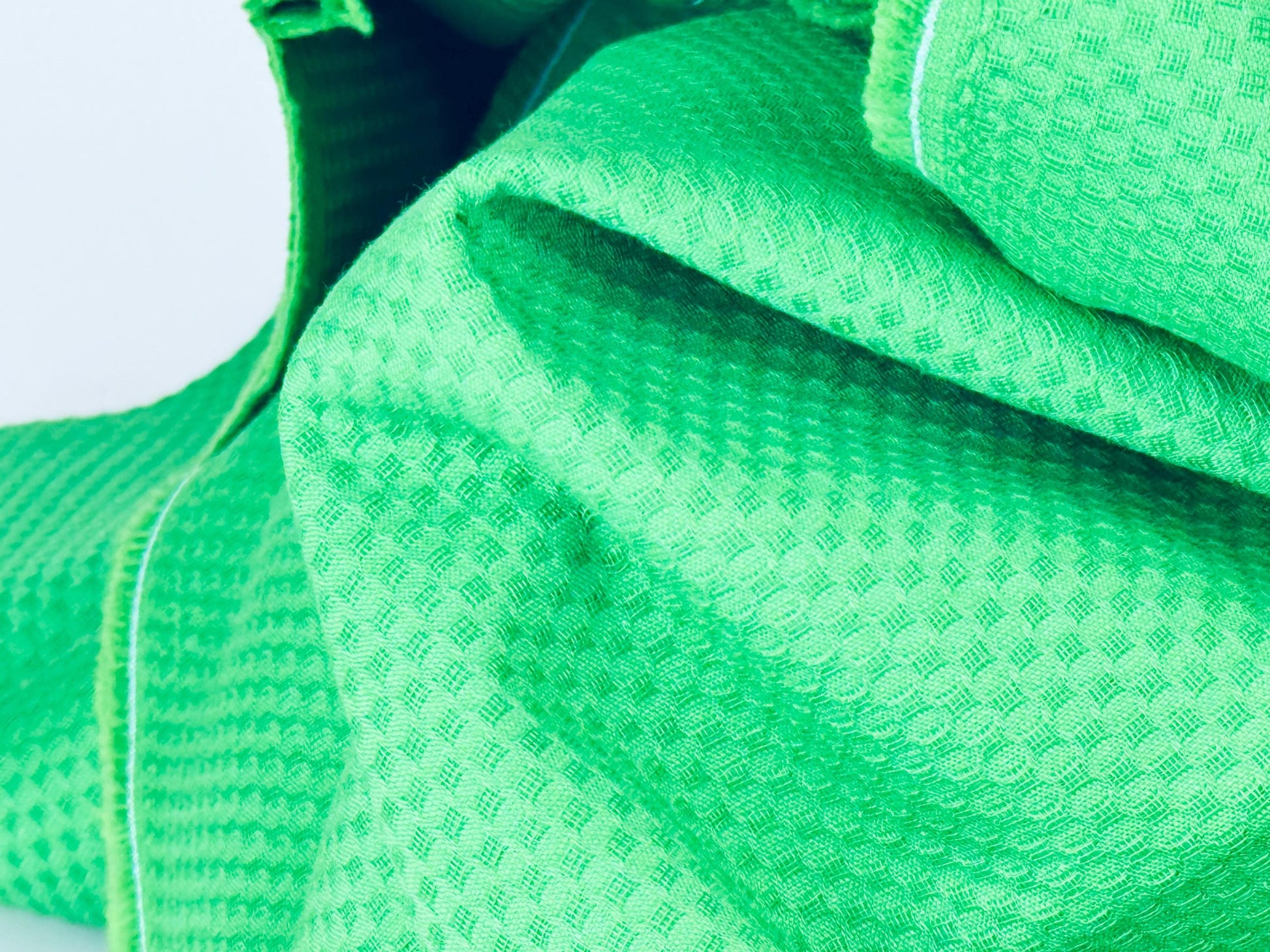 Product image for 'vintage thick woven bright green waffle polyester upholstery fabric 43 x 134' (view 42a11a)