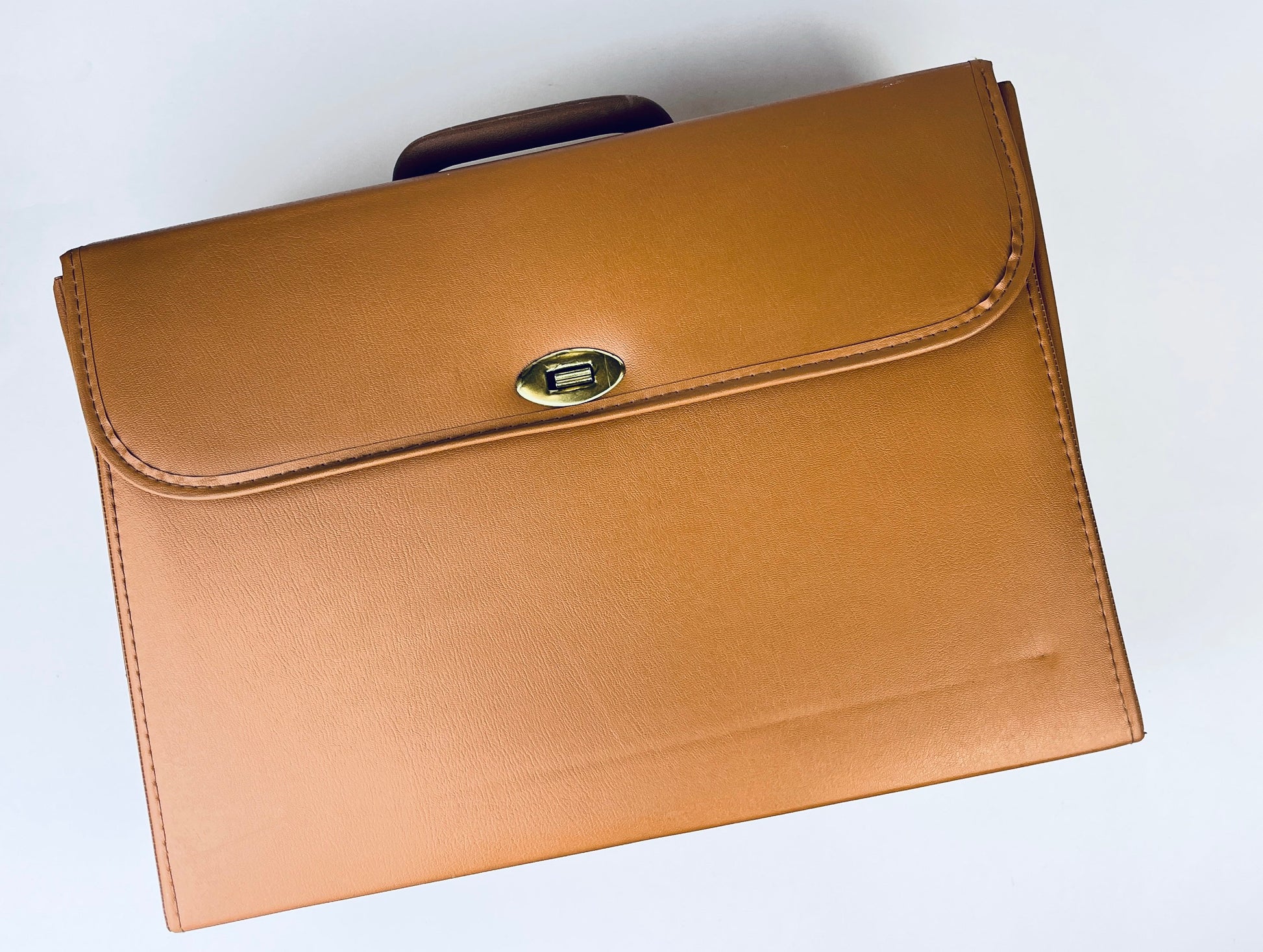 Product image for 'vintage 1980s light brown briefcase made in canada vinyl laptop bag with handle' (view 5d305e)