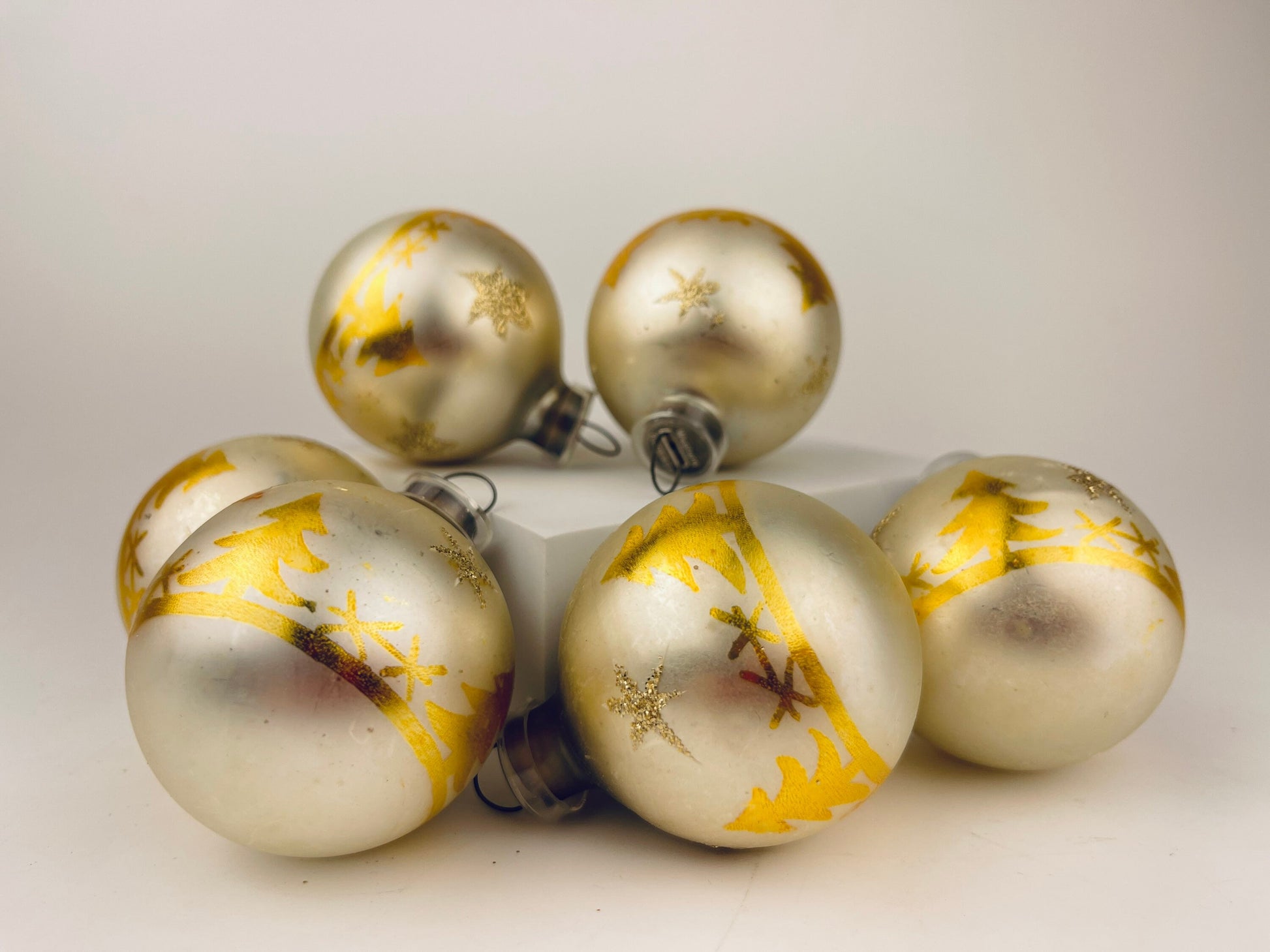 Product image for 'vintage hand painted tree star silver gold glass christmas tree ornaments set of six 6 made in west germany' (view 3e9bc9)