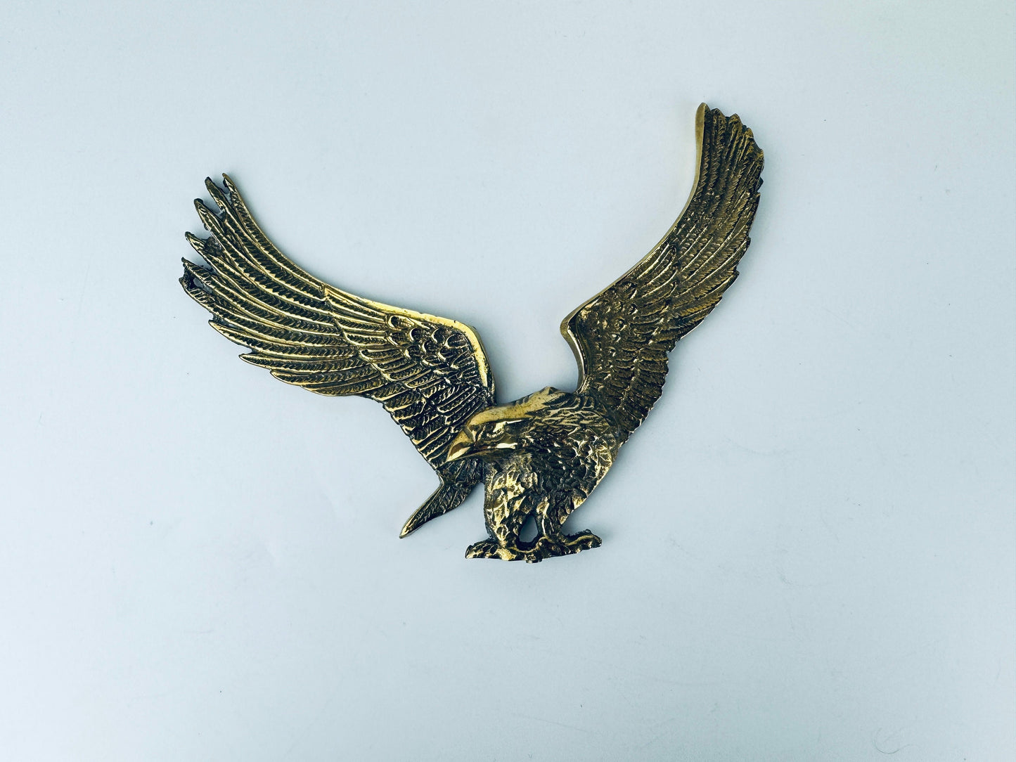 Product image for 'vintage flying solid brass eagle bird sculpture' (view b16af2)