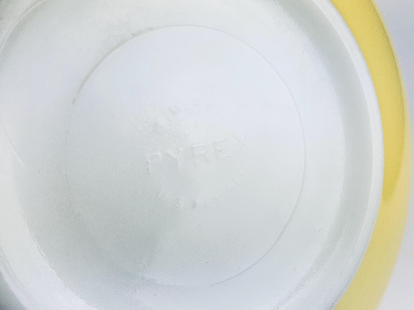 Product image for 'vintage pyrex primary colour yellow mixing bowl original colour bowl 1940s logo' (view 4b694e)