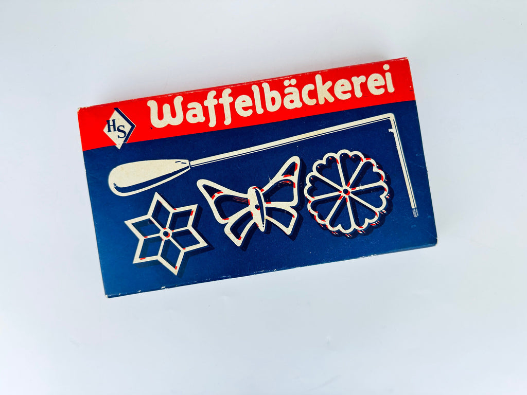 Product image for 'vintage cast iron cook waffle mold press dessert making utensil made in germany by hs waffelbackerei' (view 24e2c3)