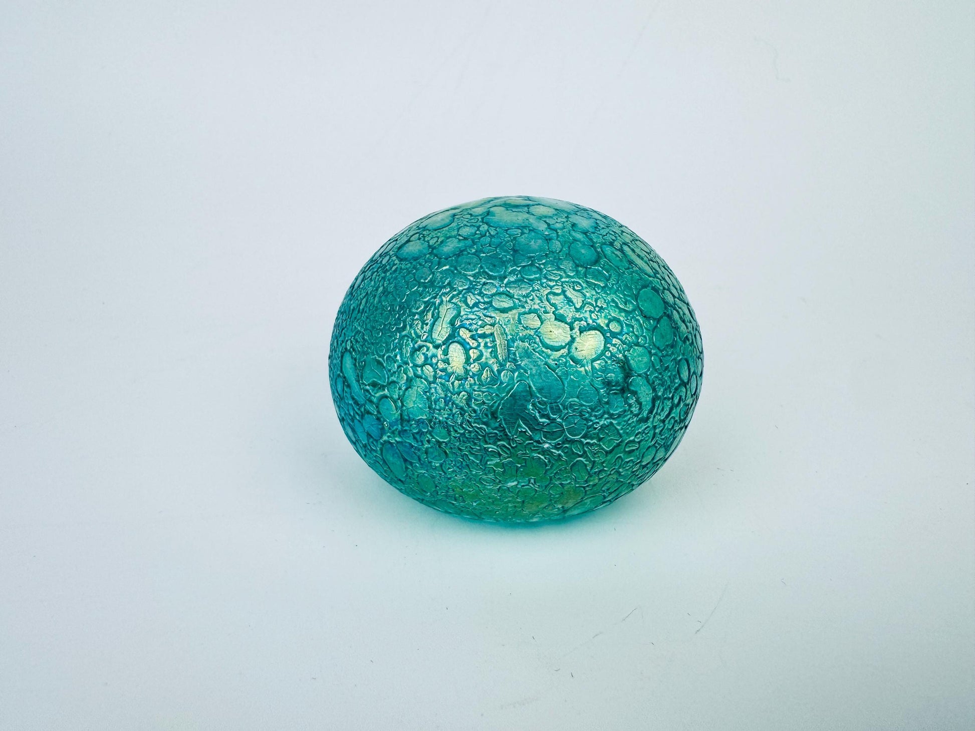 Product image for 'vintage round green iridescent crackle art glass paperweight heron glass studio made in england' (view 68f308)