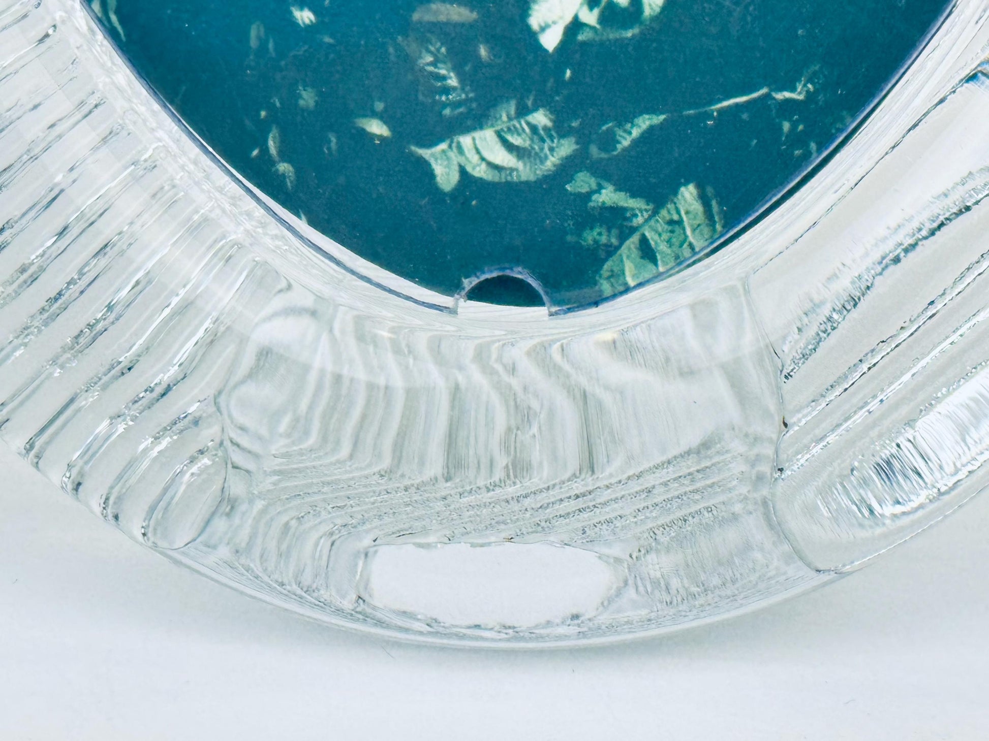 Product image for 'vintage oval heavy glass tabletop picture frame 3 x 4 25 made in japan by mikasa' (view 71681b)