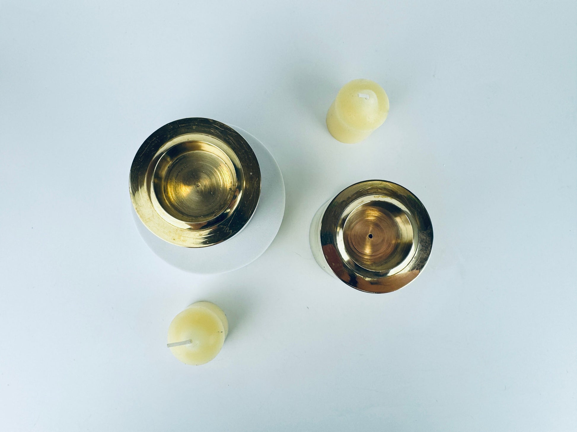 Product image for 'vintage brass votive tea light candle holder set set of two 2 attractive aged metal patina' (view e392e7)