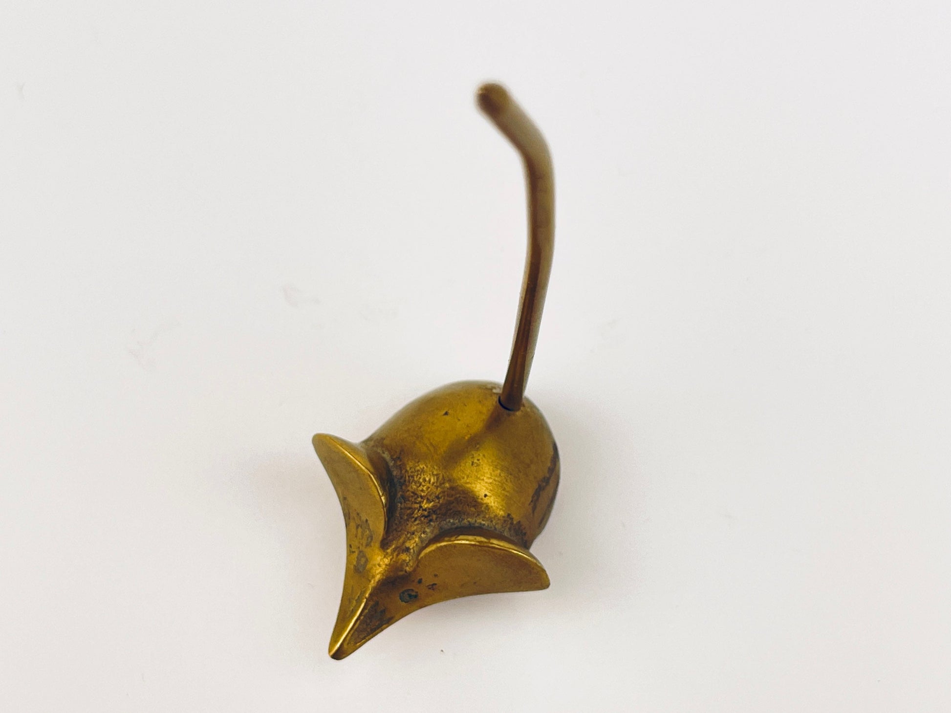 Product image for 'vintage crooked tail small brass mouse ring jewelry receipt holder made in korea attractive aged metal patina sold separately' (view 141ef0)