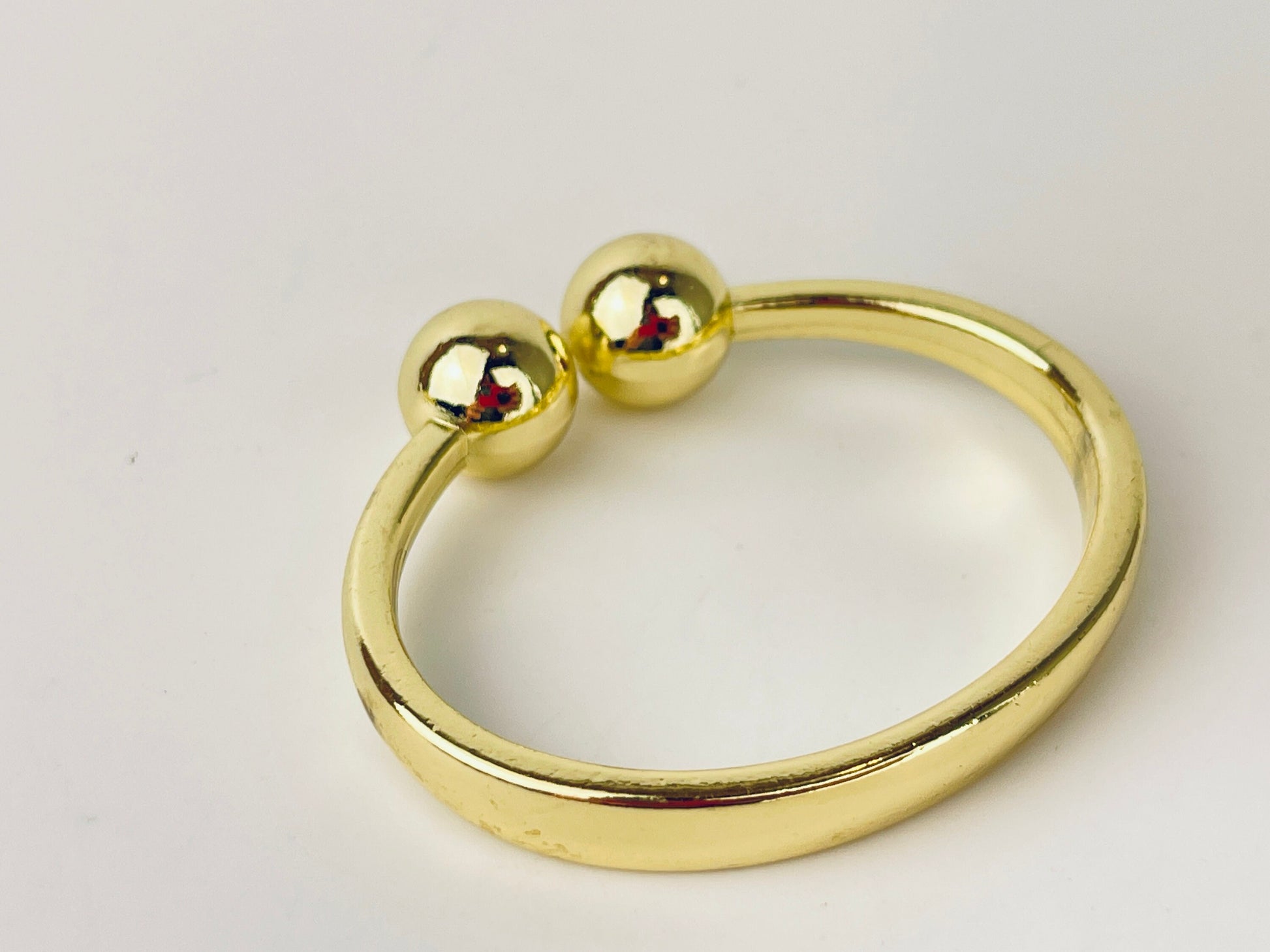 Product image for 'vintage brass minimalist napkin ring holders set of eight 8 attractive aged metal patina' (view a3140c)